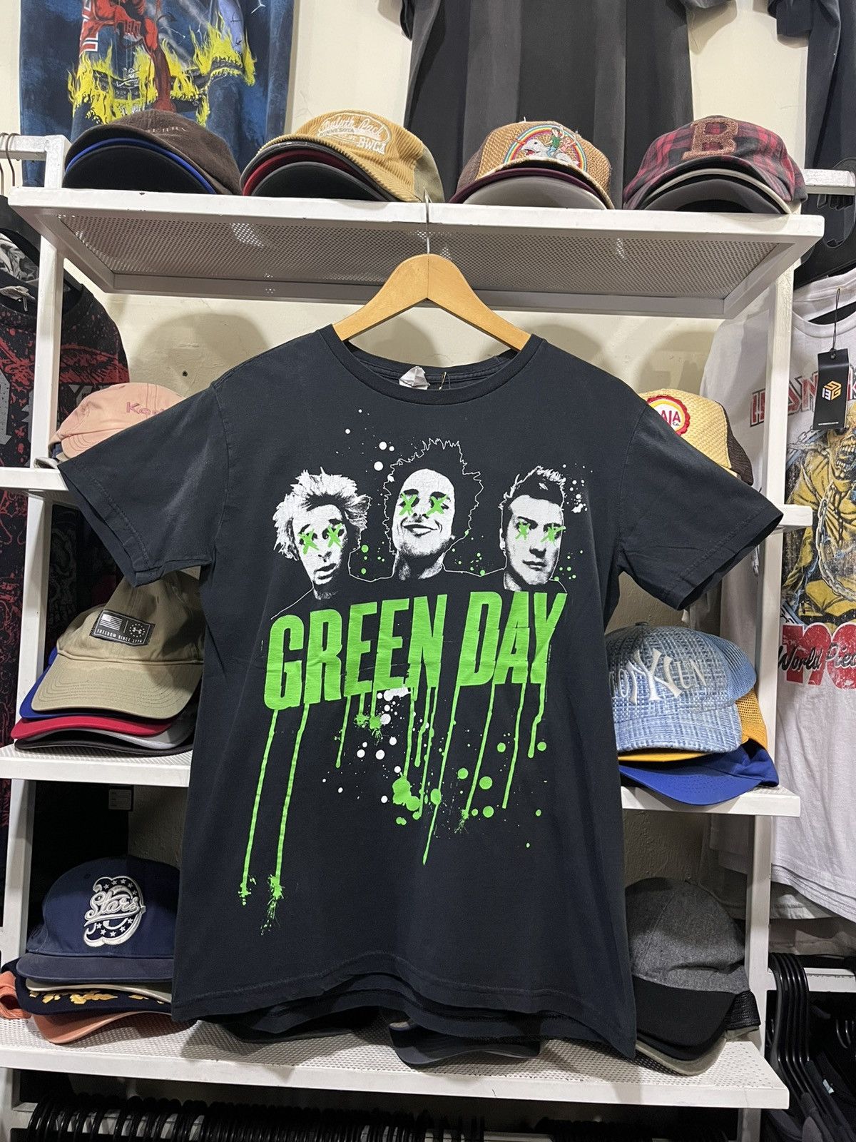 Band Tees GREEN DAY shirt UNO 2012 Pop Rock Punk BILLIE JOE ARMSTRONG Size US S / EU 44-46 / 1 - 1 Thumbnail