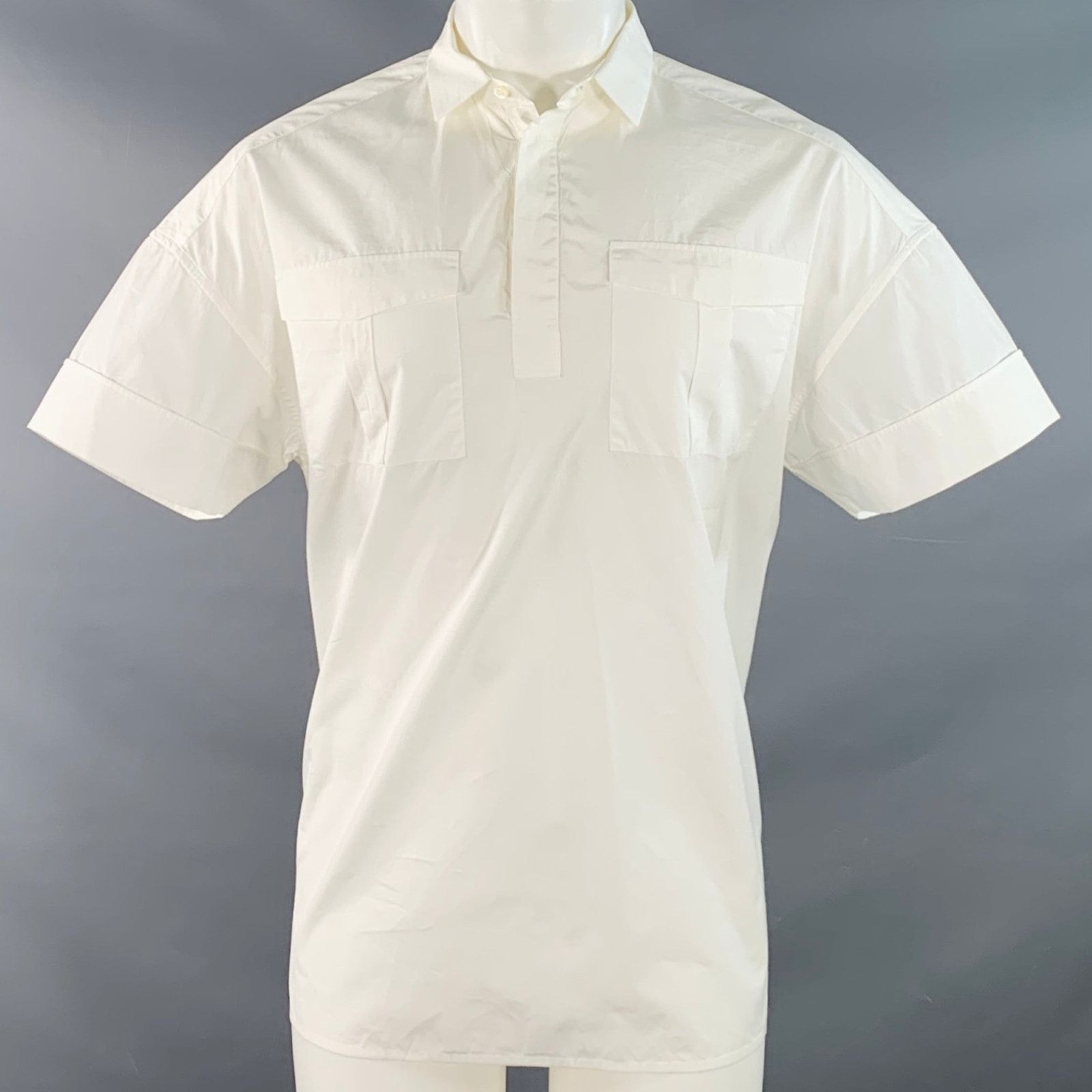 Size M White Cotton Pullover Two Pockets Oversized Short