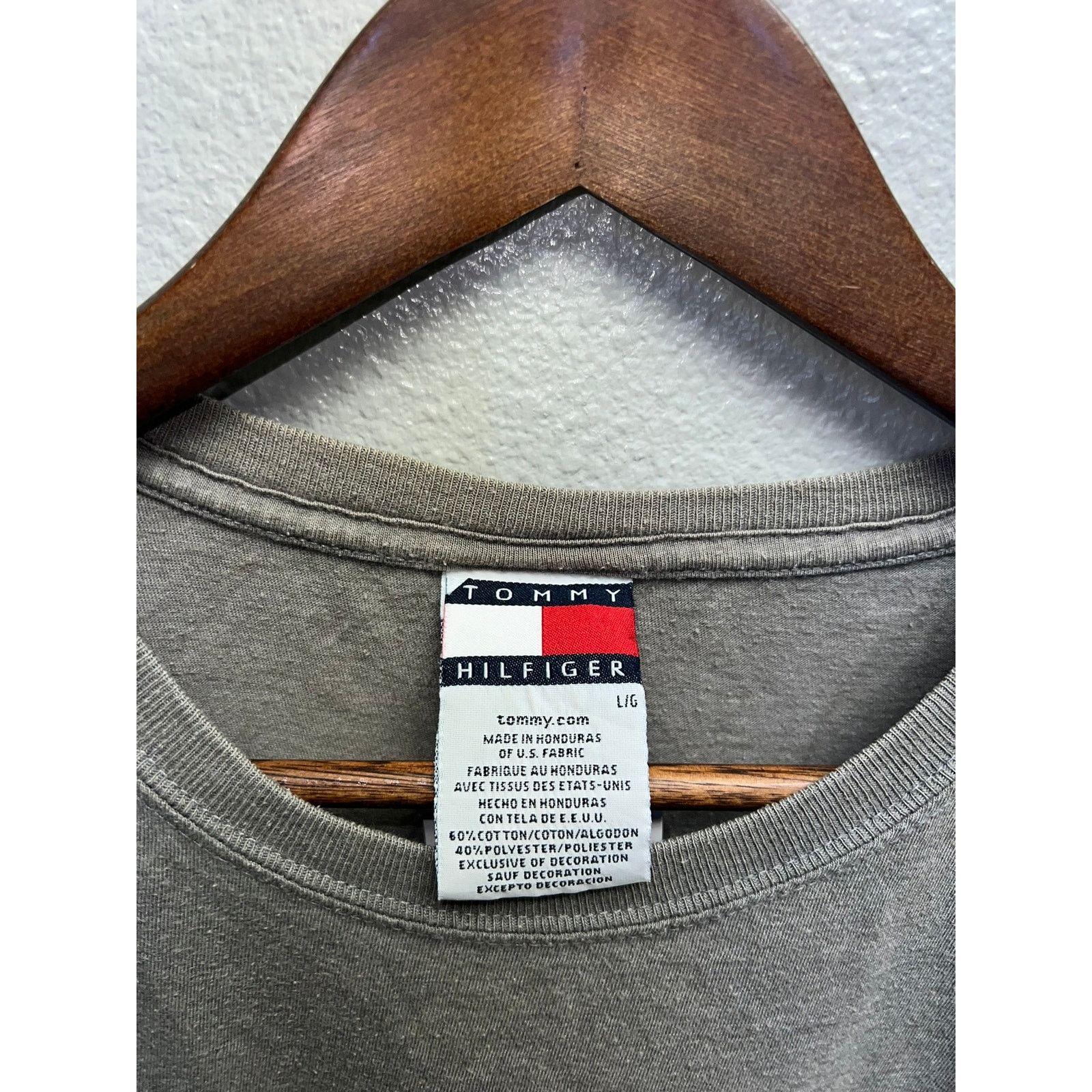 Tommy Hilfiger Vintage Tommy Hilfiger Shirt Logo Knight Gray Tee 90s Large Size US L / EU 52-54 / 3 - 5 Thumbnail