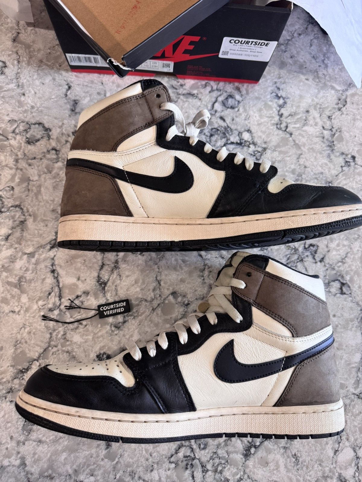 Jordan Brand Jordan 1 “MOCHA” Size US 11 / EU 44 - 2 Thumbnail