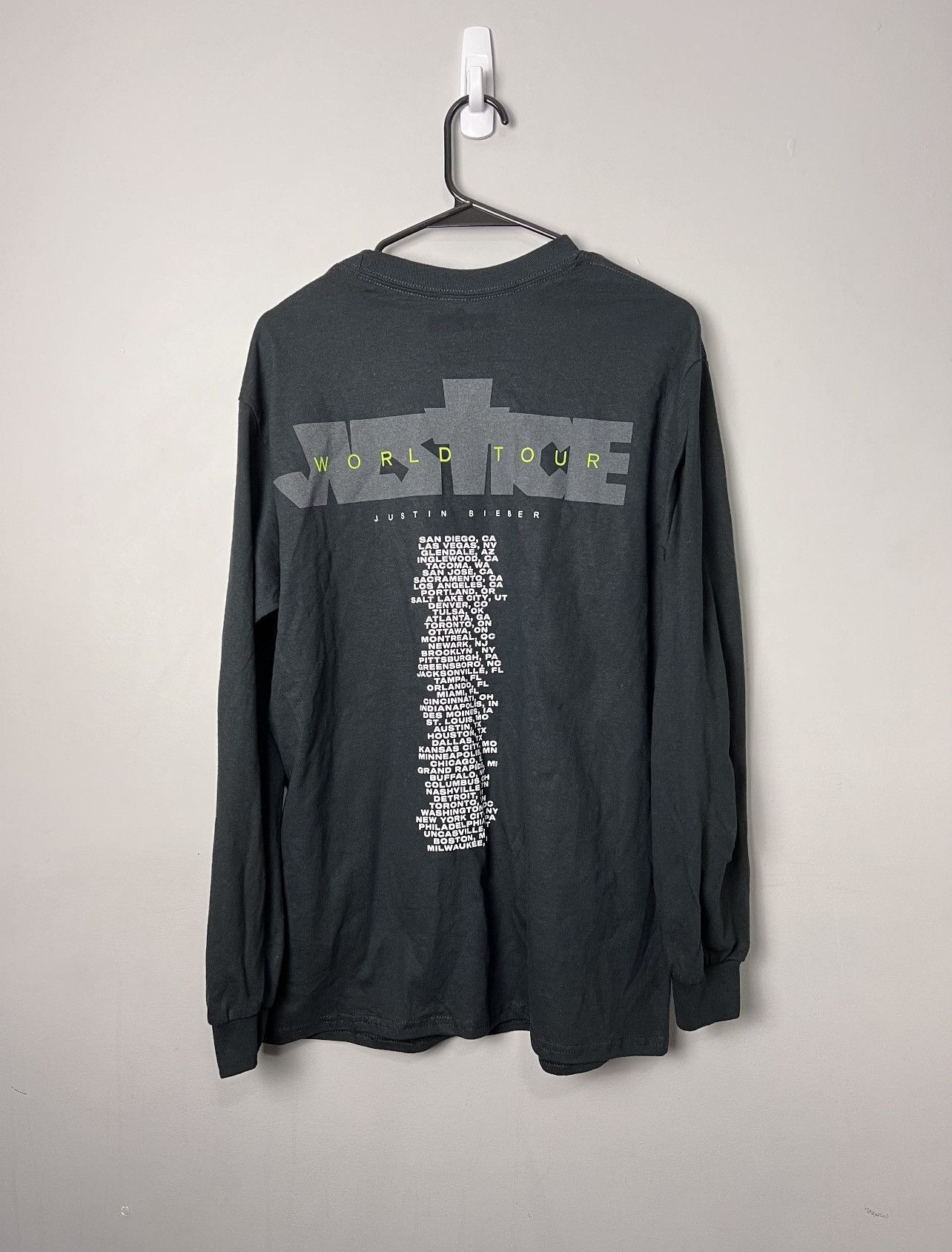 Justin Bieber Justin Bieber “Justice” Tour Size US M / EU 48-50 / 2 - 2 Thumbnail