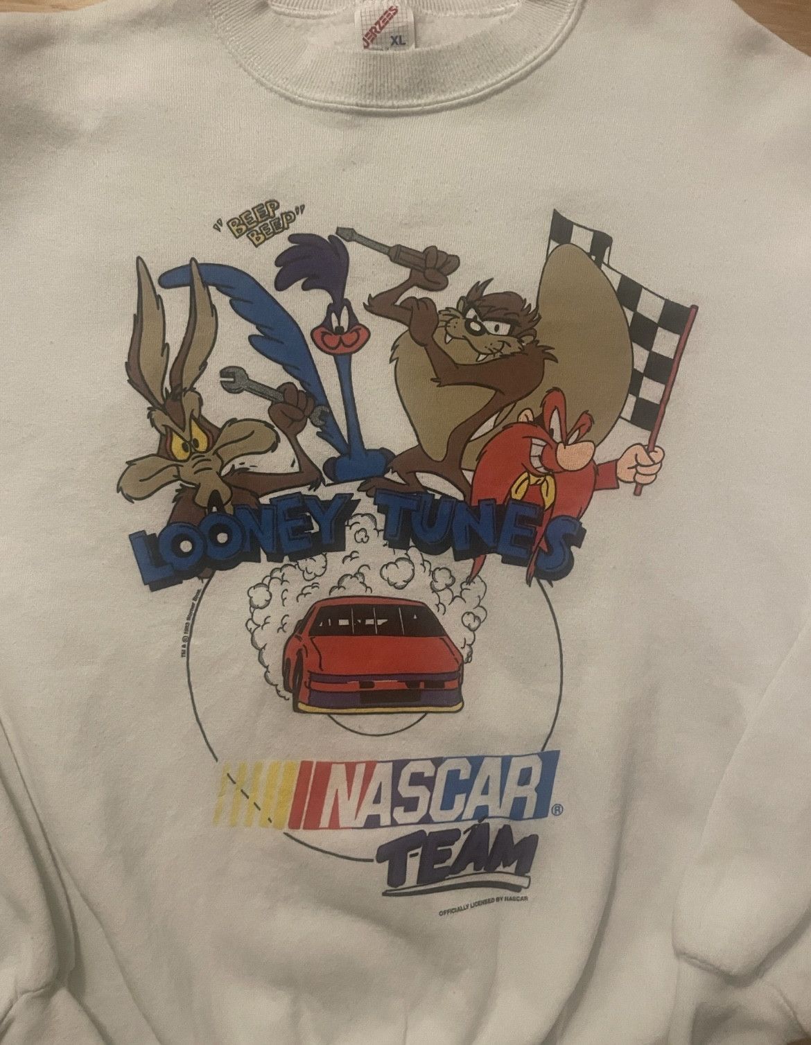 Jerzees Vintage Looney Tunes NASCAR Crewneck Sweatshirt XL White Size US XL / EU 56 / 4 - 2 Thumbnail