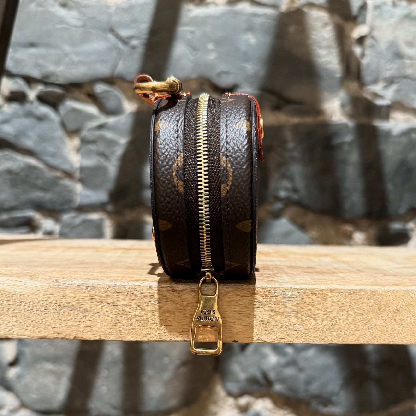Louis Vuitton Louis Vuitton FW19 Brown Monogram Legacy Coin Pouch Charm Size ONE SIZE - 4 Thumbnail