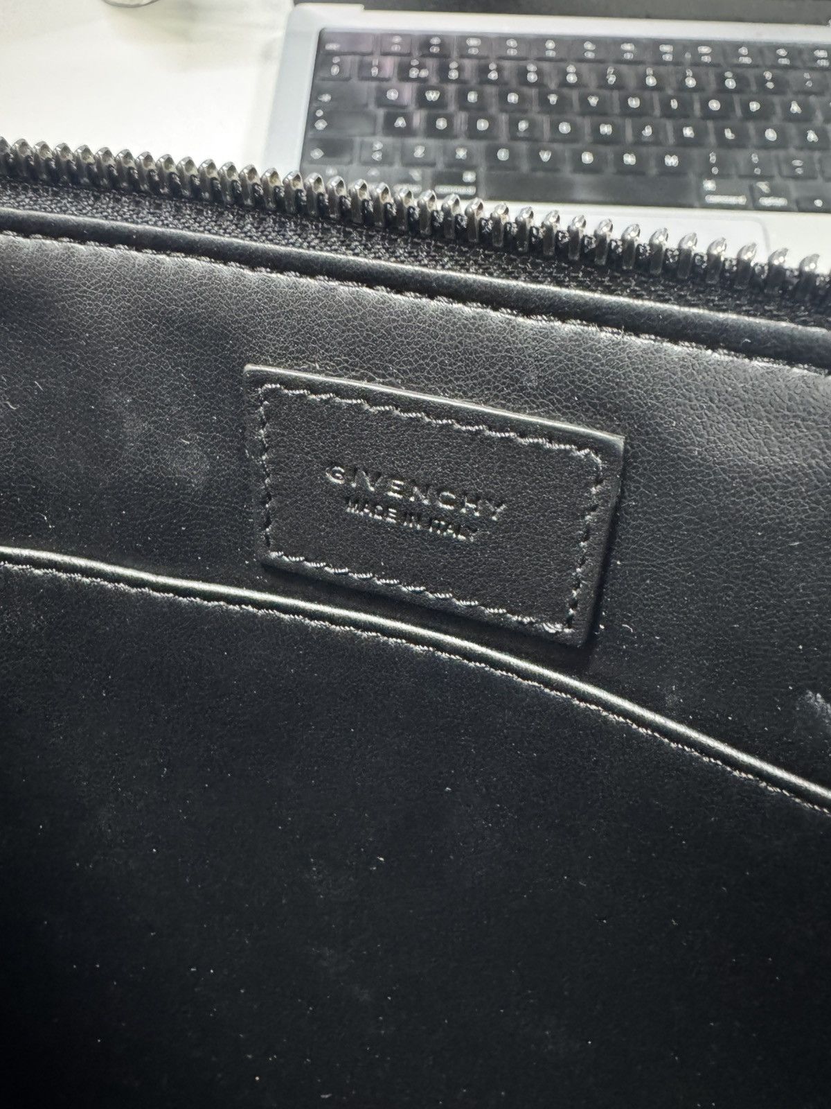 Givenchy Givenchy Leather Pouch Clutch NEW 800$ Size ONE SIZE - 2 Thumbnail