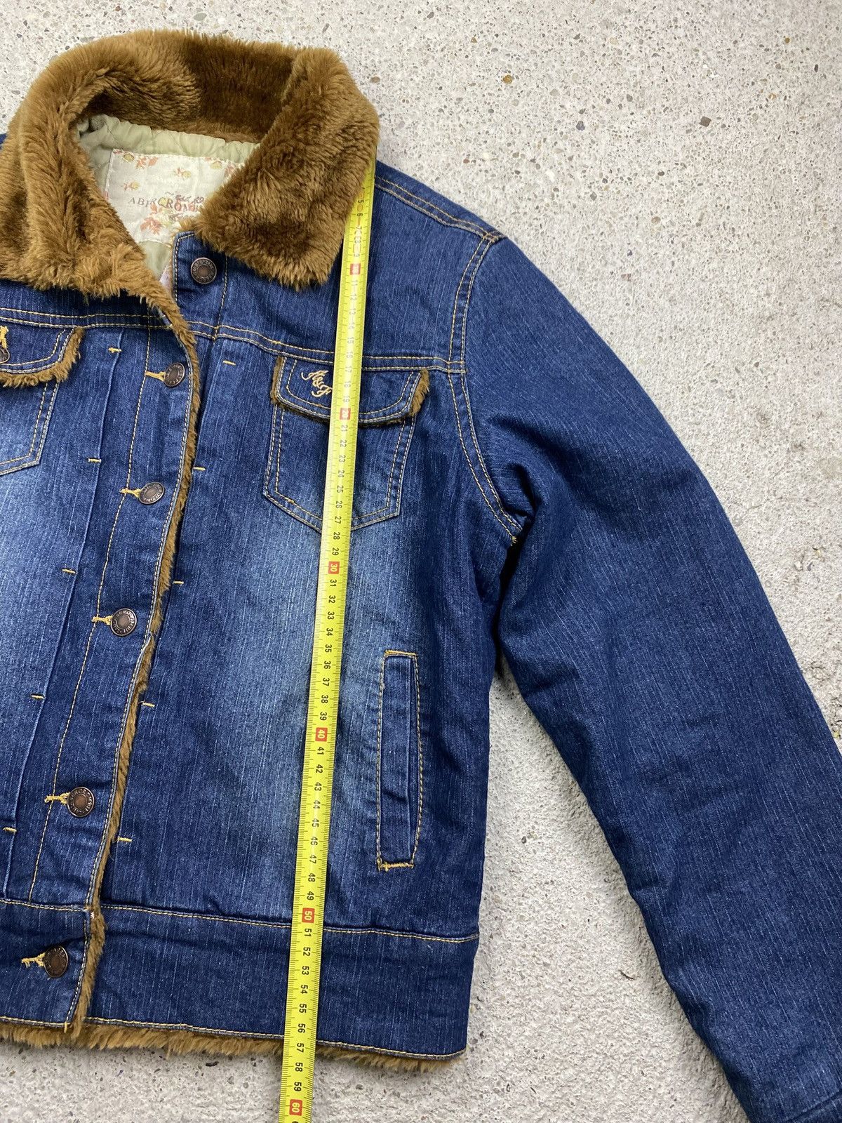 Abercrombie & Fitch Abercrombie & fitch denim jeans jacket fux fur vintage Size M / US 6-8 / IT 42-44 - 16 Thumbnail