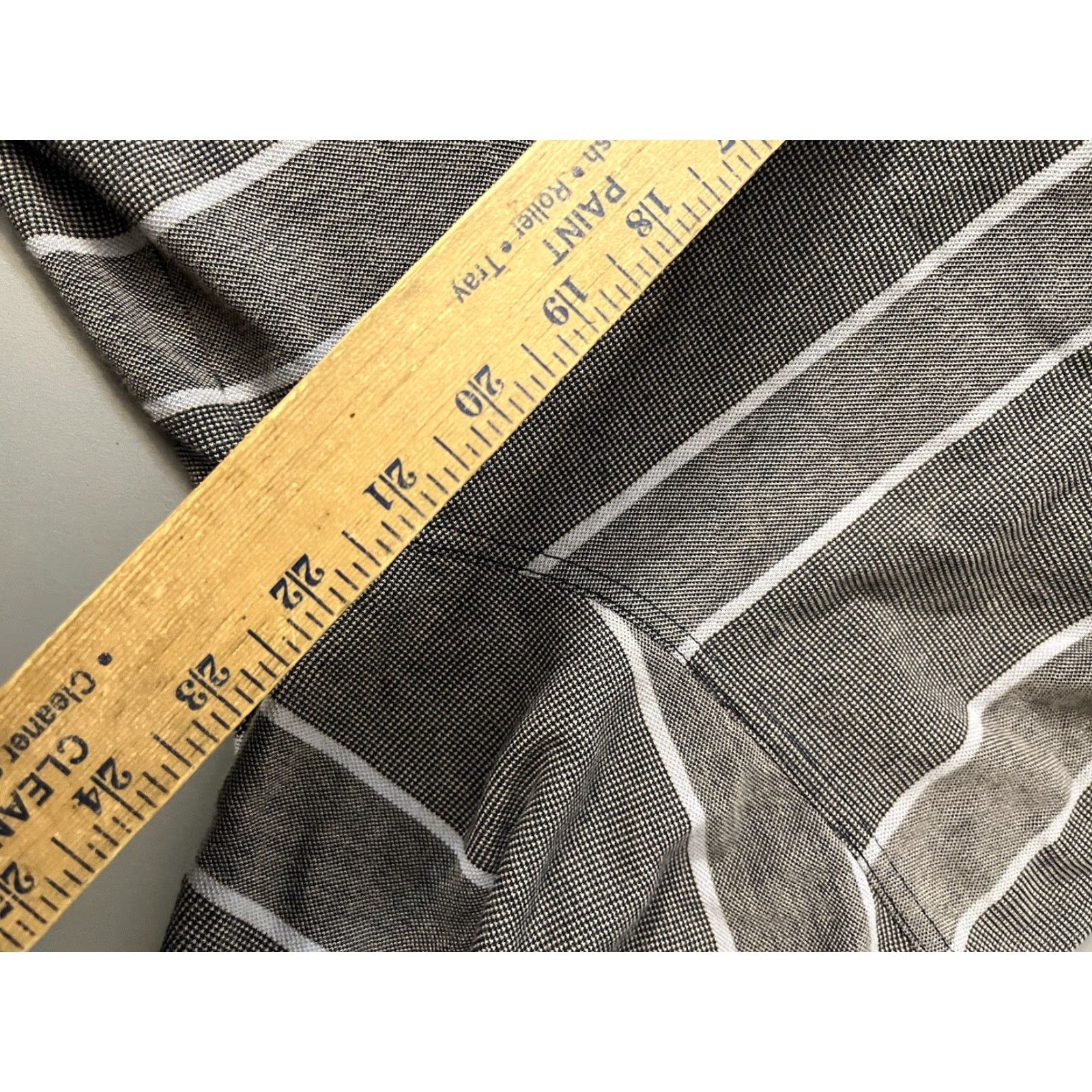 Vintage VINTAGE Penguin Sport Polo Shirt Men's Size Large Gray Striped Design Golf Size US L / EU 52-54 / 3 - 5 Thumbnail