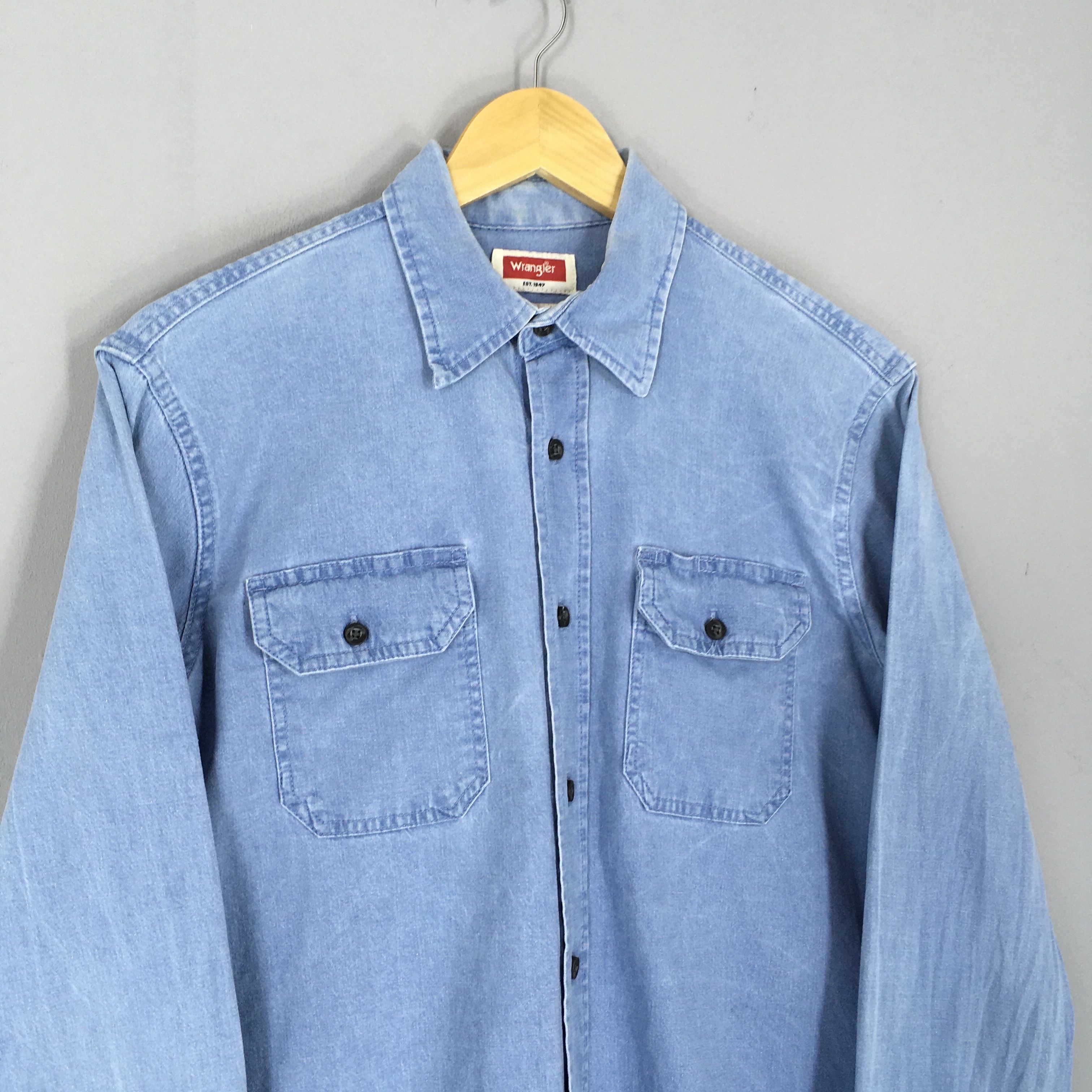 Vintage × Wrangler Vintage Wrangler Usa Blue Denim Shirt Small Size US S / EU 44-46 / 1 - 4 Thumbnail