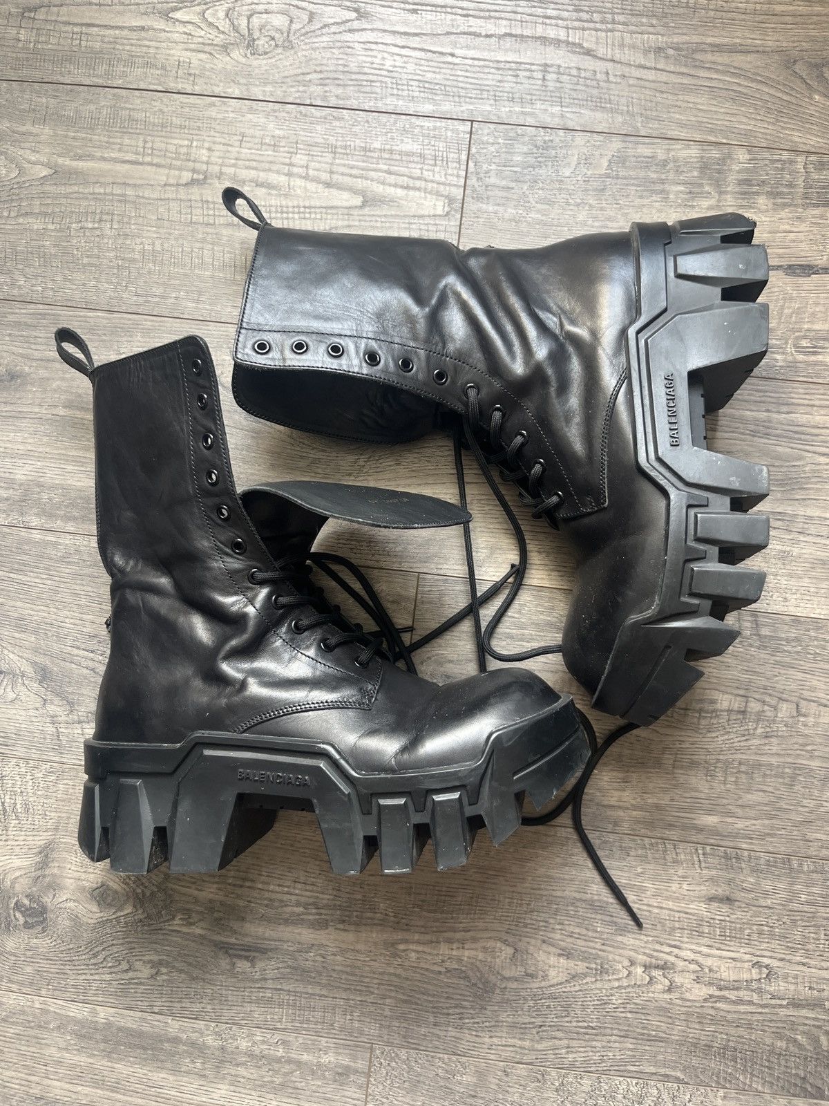 今月限定　balenciaga bulldozer 43 22810039_52818471_600.jpg