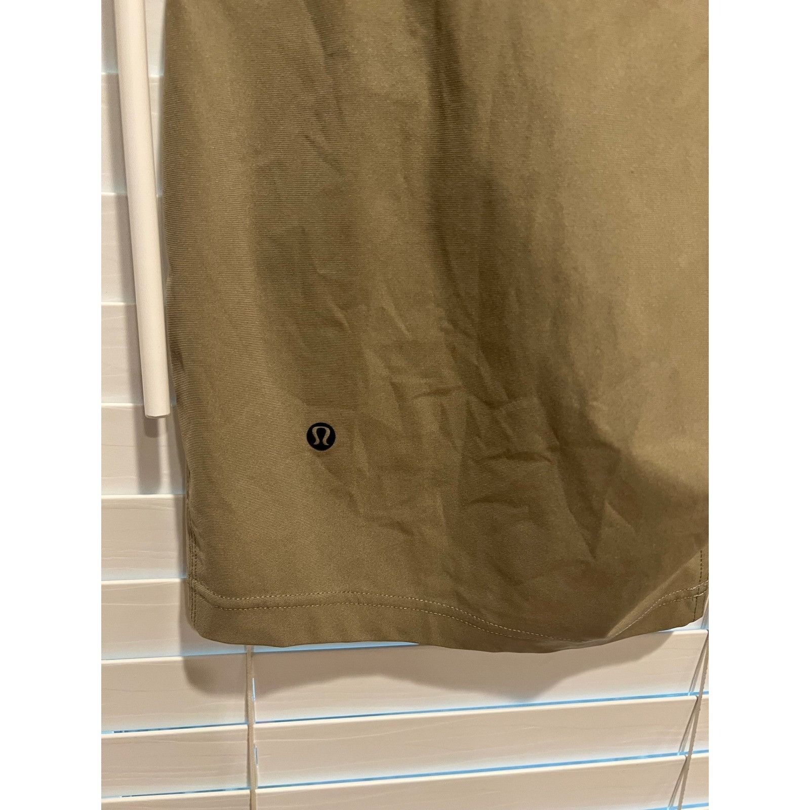 Lululemon Lululemon Mens Commission Golf Shorts Beige Casual Flat Fron Size US 36 / EU 52 - 4 Thumbnail