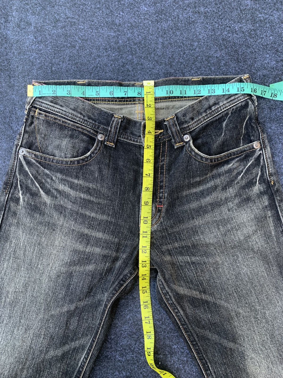 Wrangler Faded black wrangler nice design. Size US 31 - 5 Thumbnail