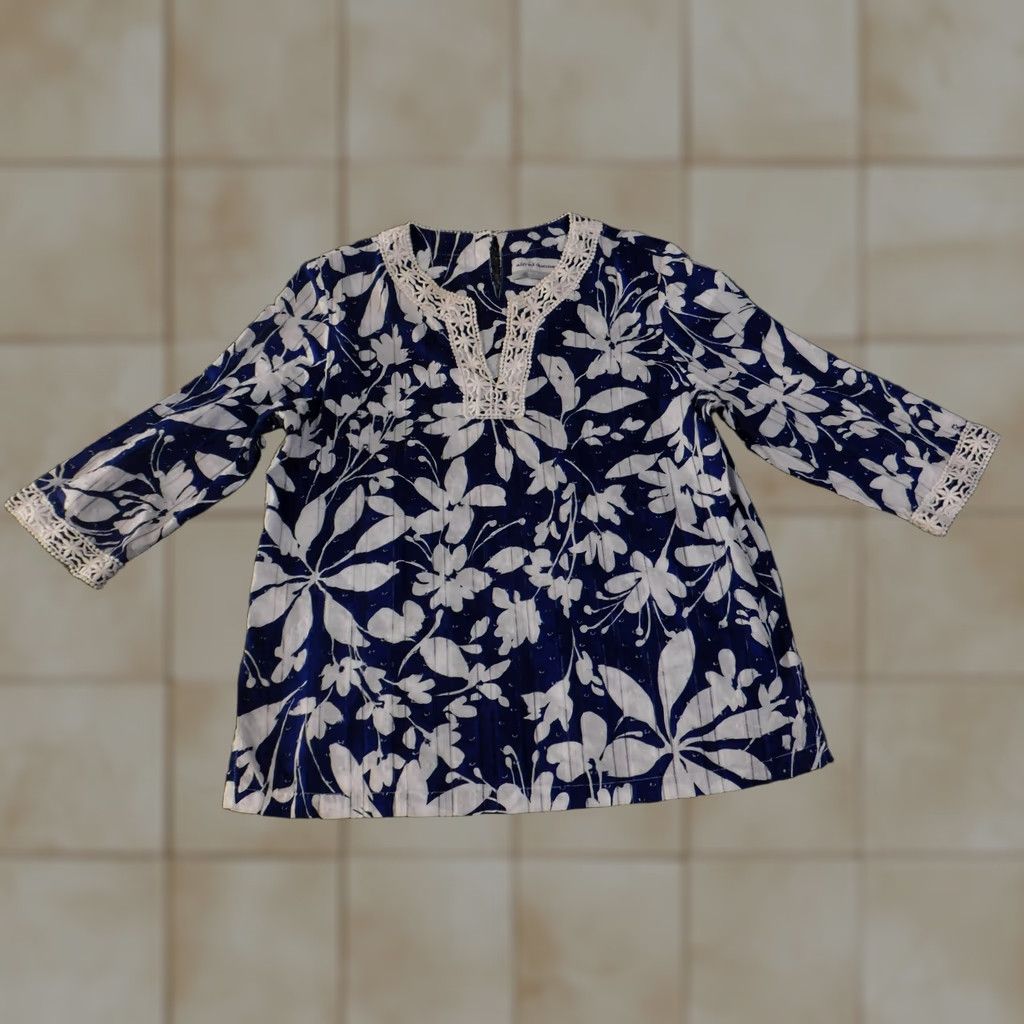 Vintage Alfred Dunner Blouse Womens 12P Petites Blue Floral Lace Trim V-Neck Knit Cotton 3/4 Sleeve Size XL / US 12-14 / IT 48-50 - 1 Thumbnail