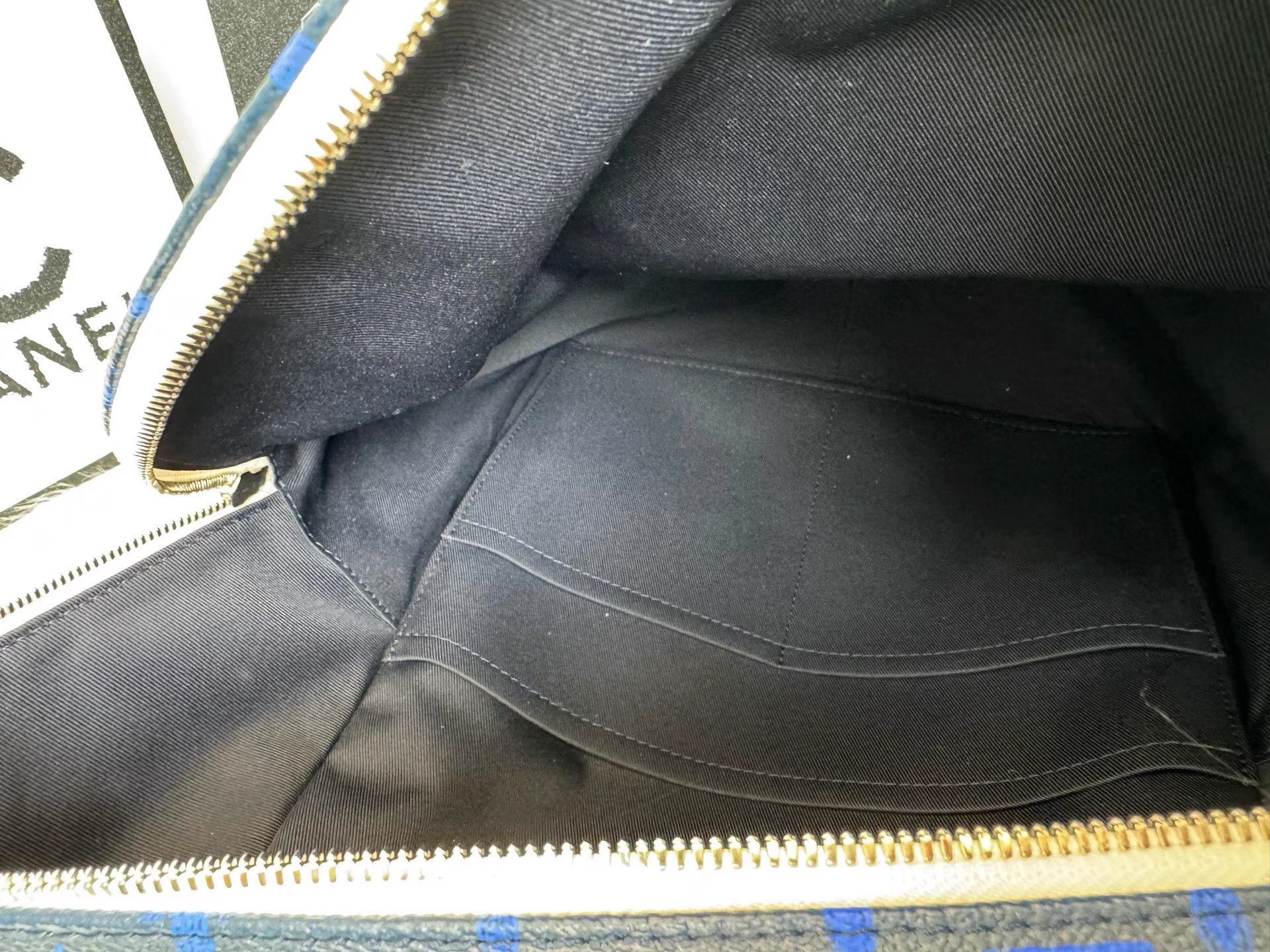 Louis Vuitton Louis Vuitton Colorblock Monogram Daypack K36 Size ONE SIZE - 7 Thumbnail
