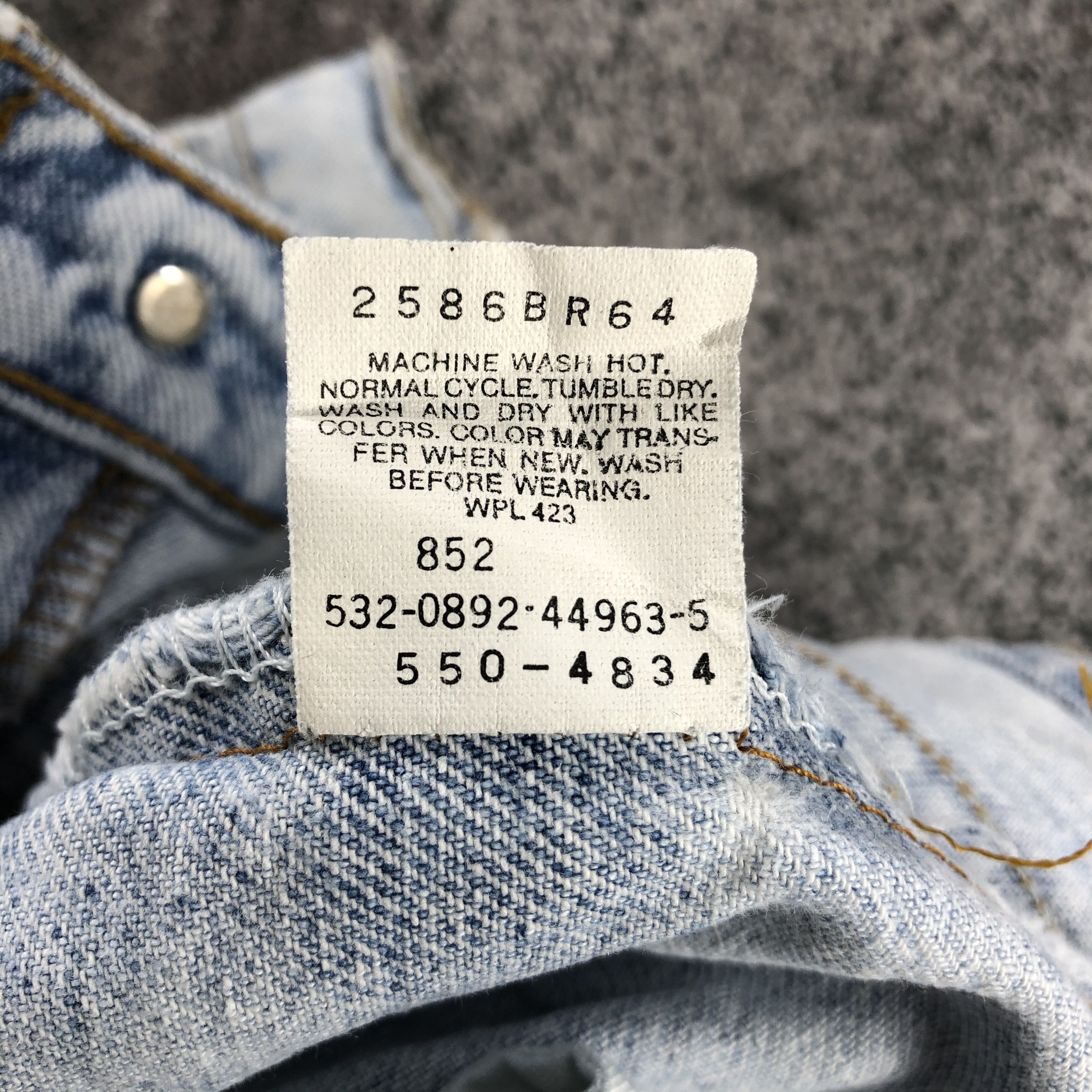 Levi's Vintage 90s Levi's 550 Jeans Distress Light wash Denim KJ899 Size US 29 - 15 Thumbnail