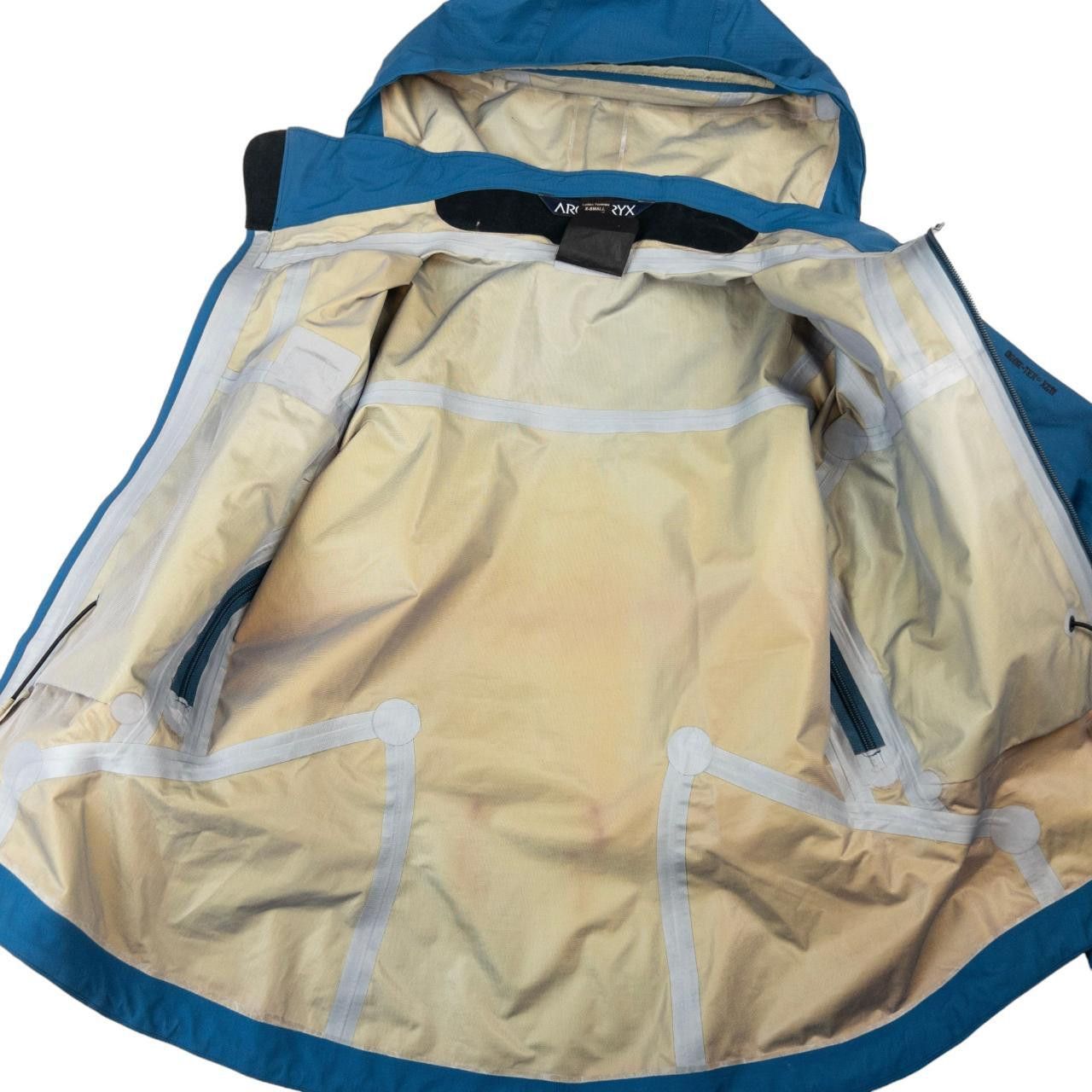 Arc'teryx Vintage Arcteryx Beta Goretex Jacket Women's Size M Size M / US 6-8 / IT 42-44 - 4 Thumbnail