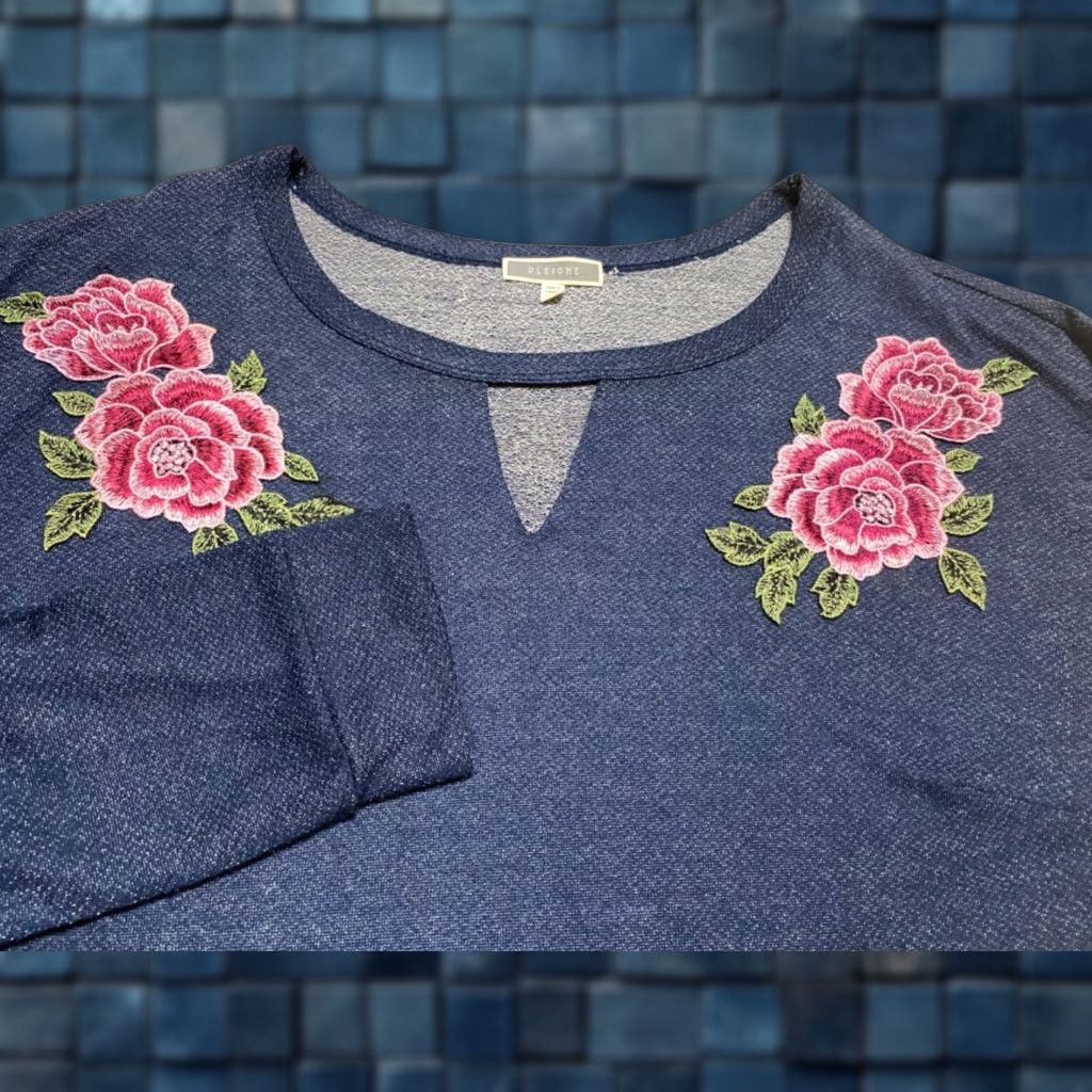 Vintage Pleione Womens 2X Plus Shirt 3/4 Sleeve Solid Blue Round Neck Floral Pullover Size XXL / US 16-18 / IT 52-54 - 1 Thumbnail