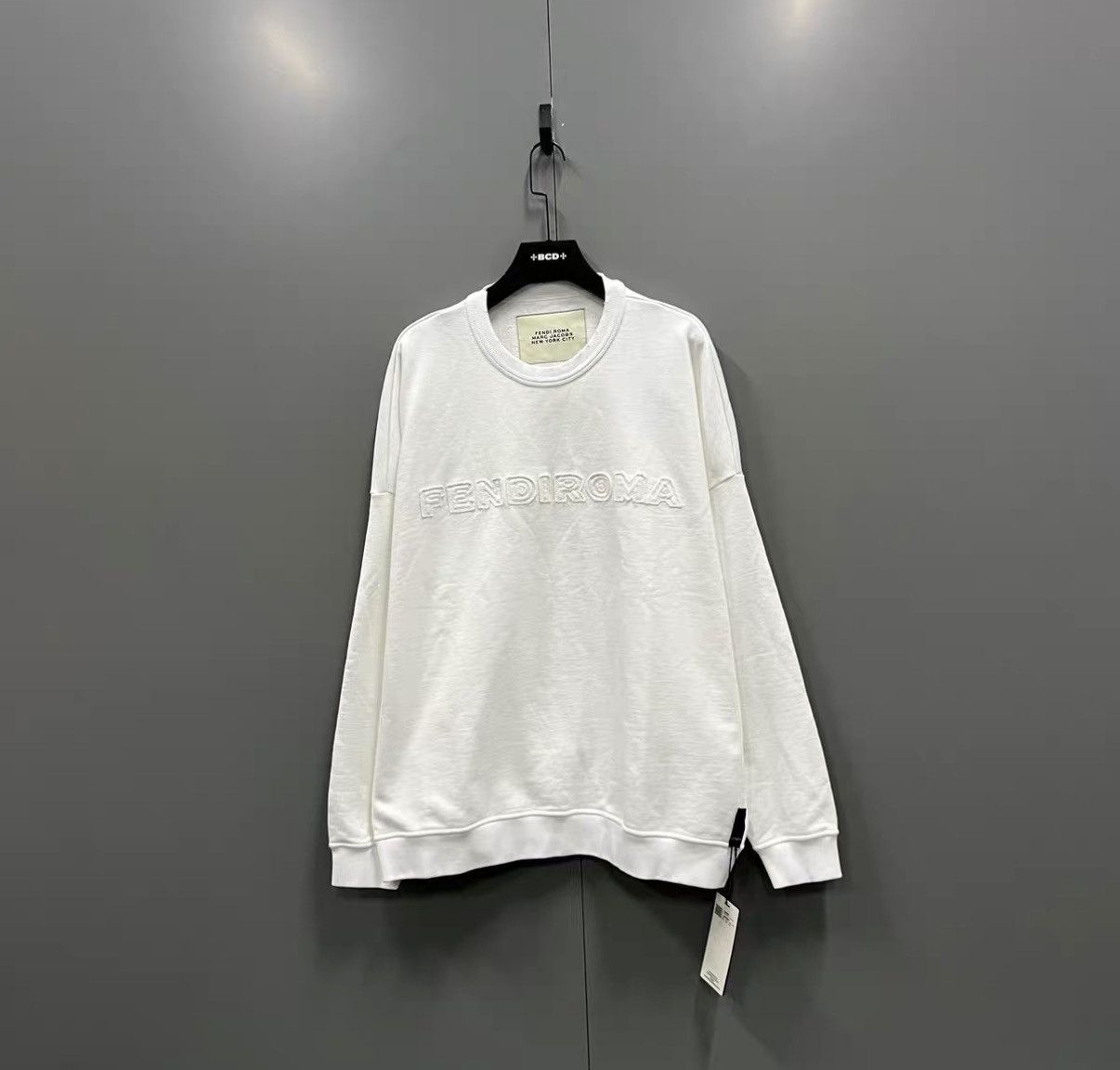Fendi FENDI White Logo Embroidered Sweatshirt J41 Size US L / EU 52-54 / 3 - 1 Thumbnail