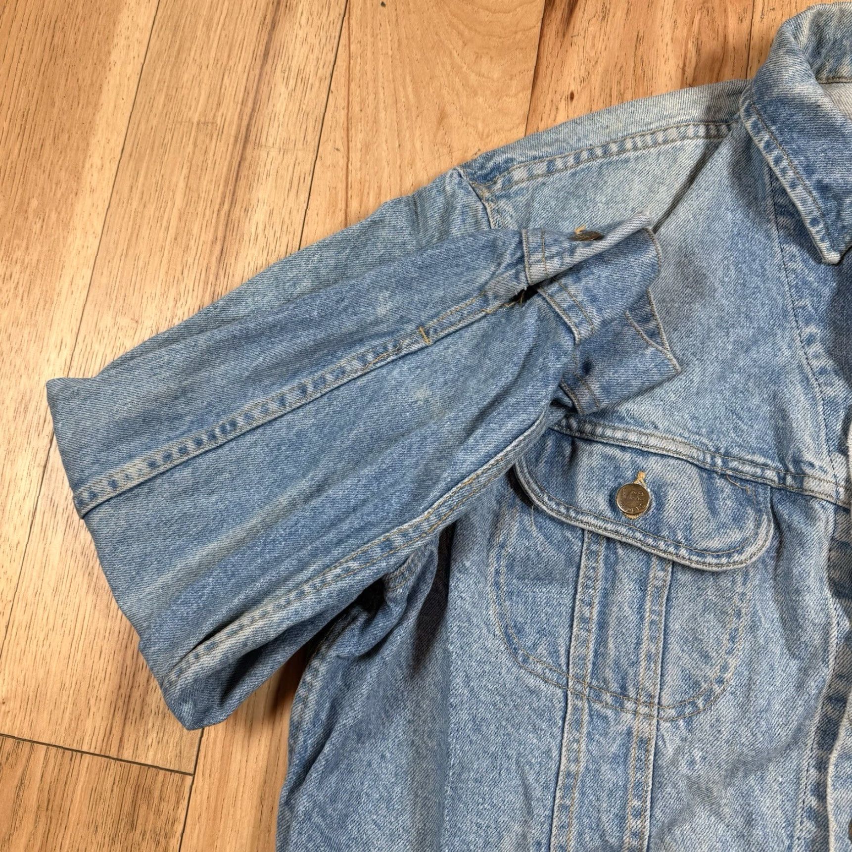 Lee VINTAGE Lee Rider Denim Jacket Mens 48L Blue Biker Trucker Light Jacket Denim Blue Mens 48L Biker Lee Rider VTG Size US M / EU 48-50 / 2 - 5 Thumbnail