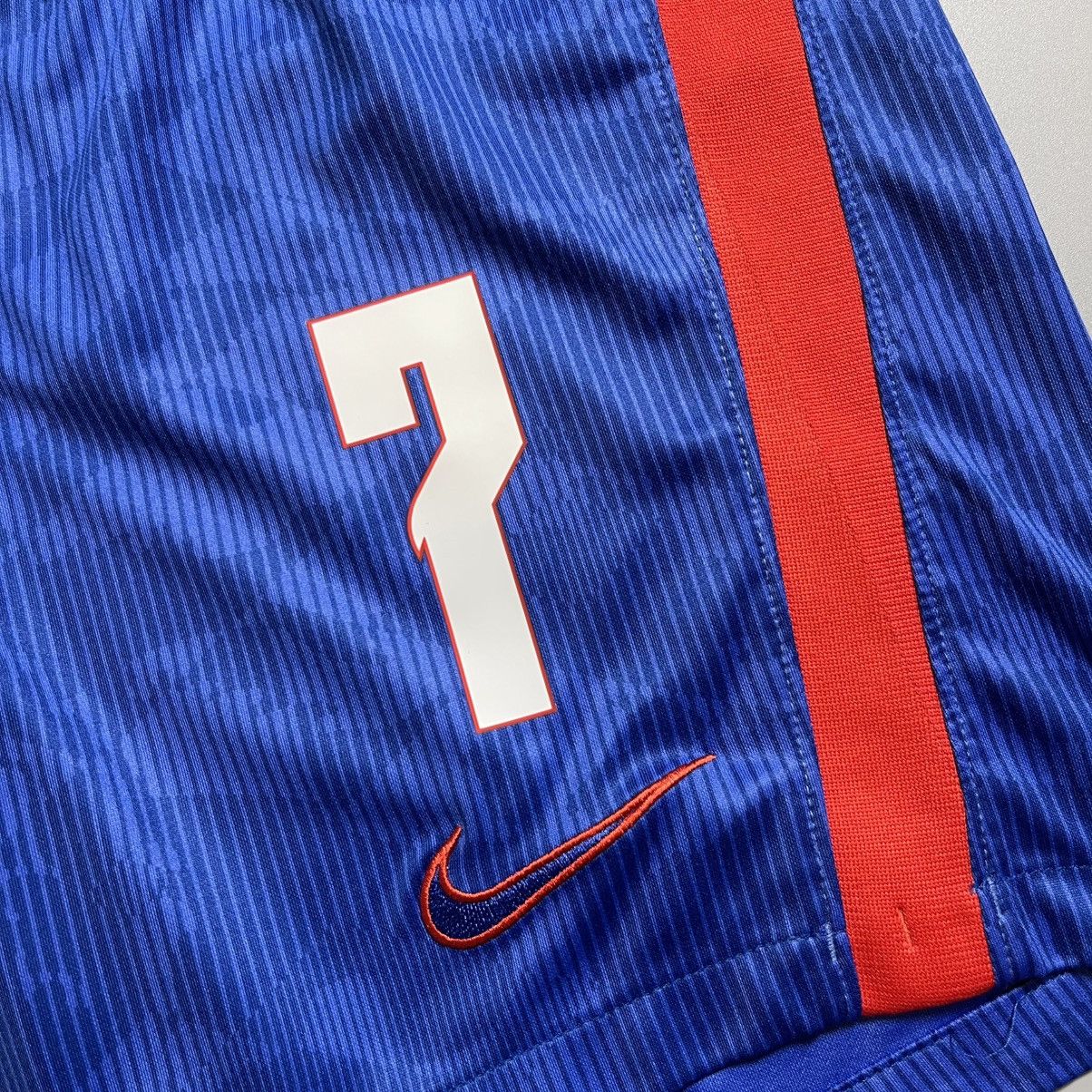 Nike × Vintage ENGLAND NIKE 2020 EURO FOOTBALL SOCCER AWAY SHORTS #7 Size US 38 / EU 54 - 3 Thumbnail