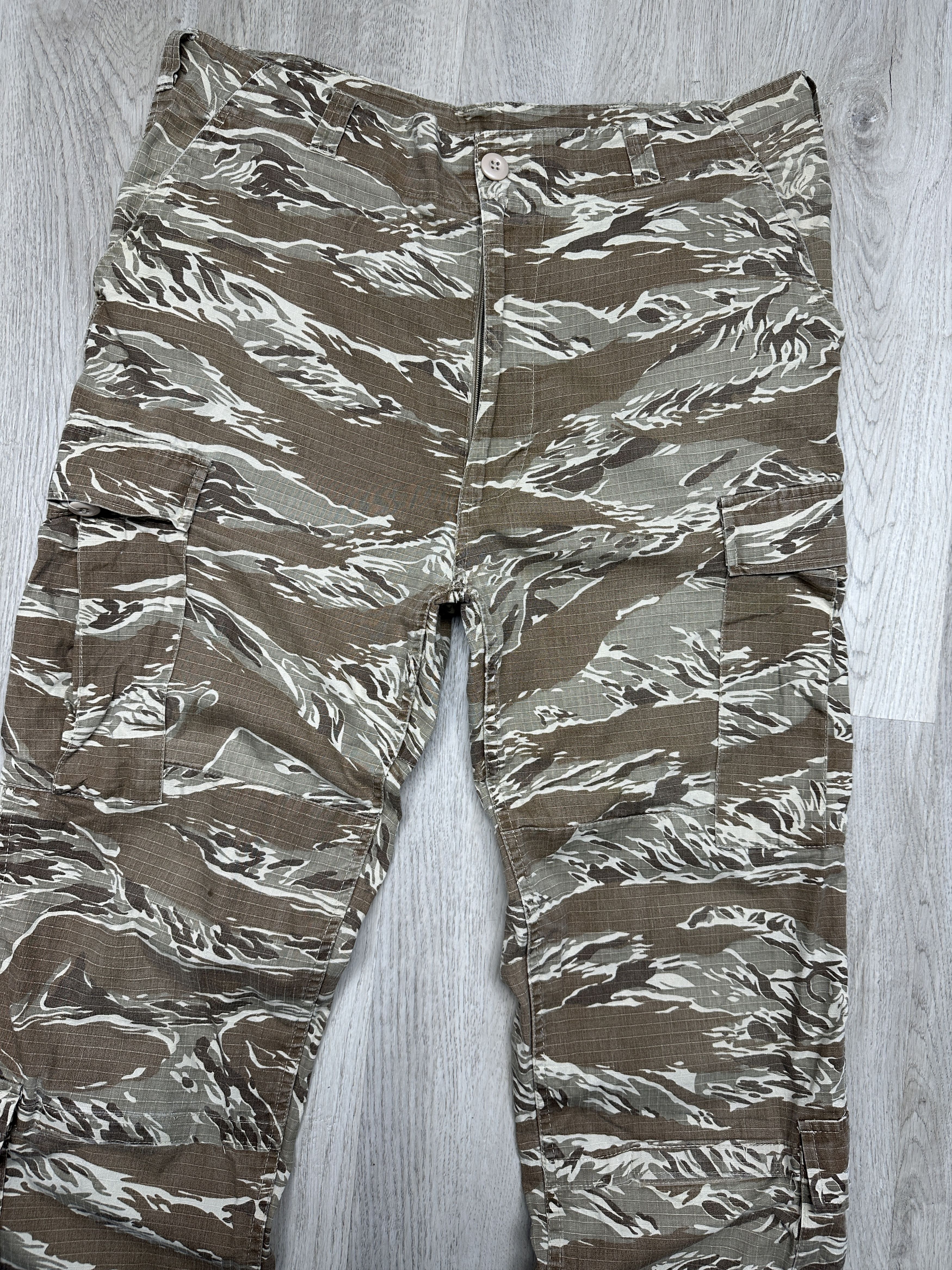 Vintage Bulle Uk Field Equipment Mens Camo Utility Cargo Pants Size US 34 / EU 50 - 2 Thumbnail