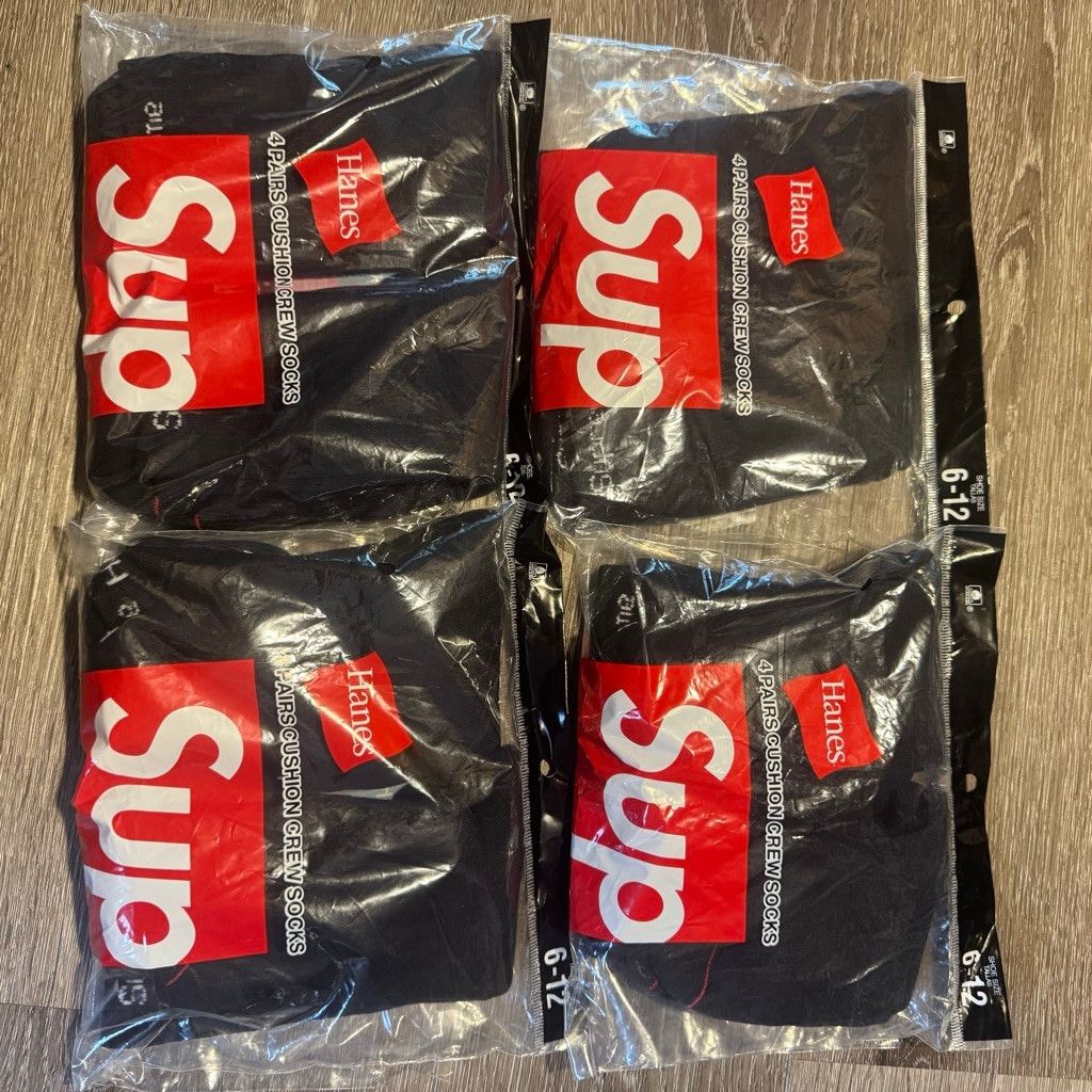 Supreme Supreme Hanes Socks Size 6-12 Black 2 Pairs Size ONE SIZE - 2 Thumbnail