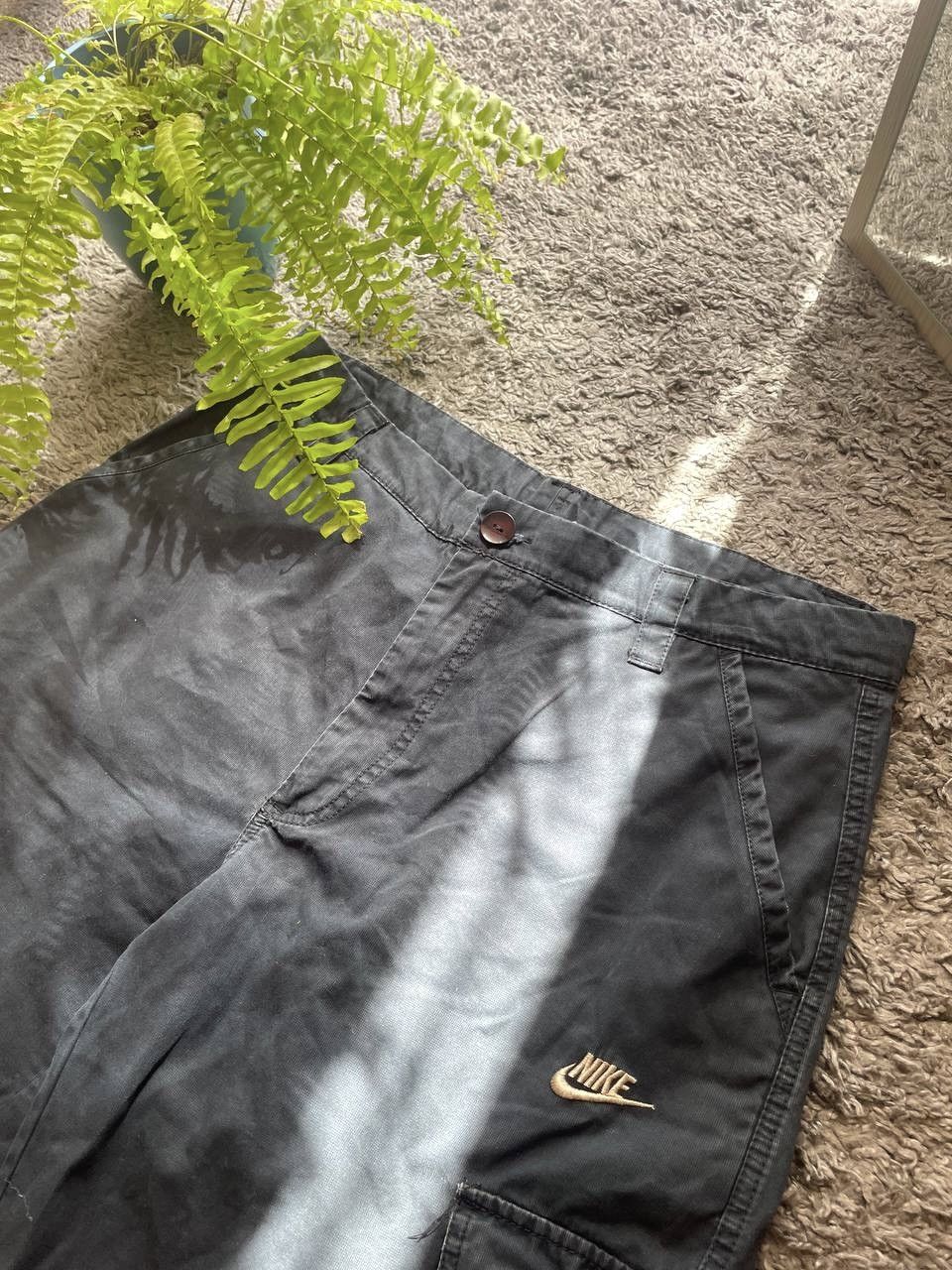 Nike × Vintage 00s Nike Vintage Cargo Shorts Nike Streetwear Logo Swoosh Size US 32 / EU 48 - 4 Thumbnail