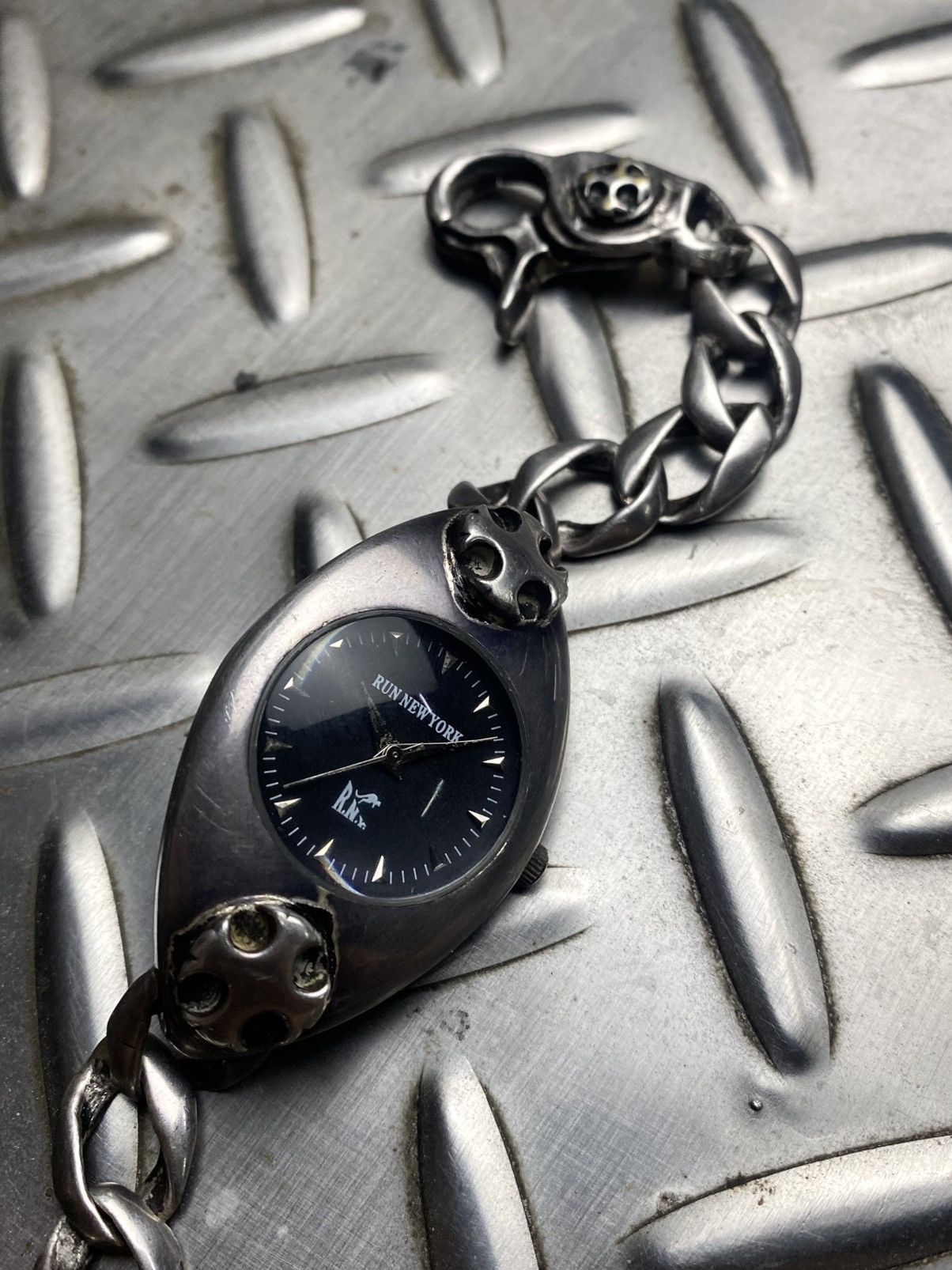 Japanese Brand RUN NEWYORK Bracelet Watch Stainless Steel⚜️ Size ONE SIZE - 8 Thumbnail