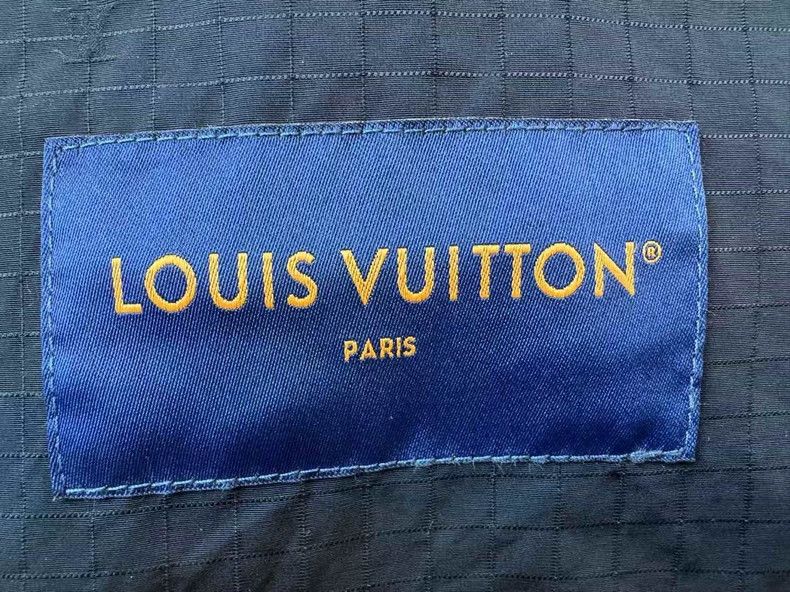 Louis Vuitton Louis Vuitton Full-print sleeve detachable jacket Size US XL / EU 56 / 4 - 7 Thumbnail