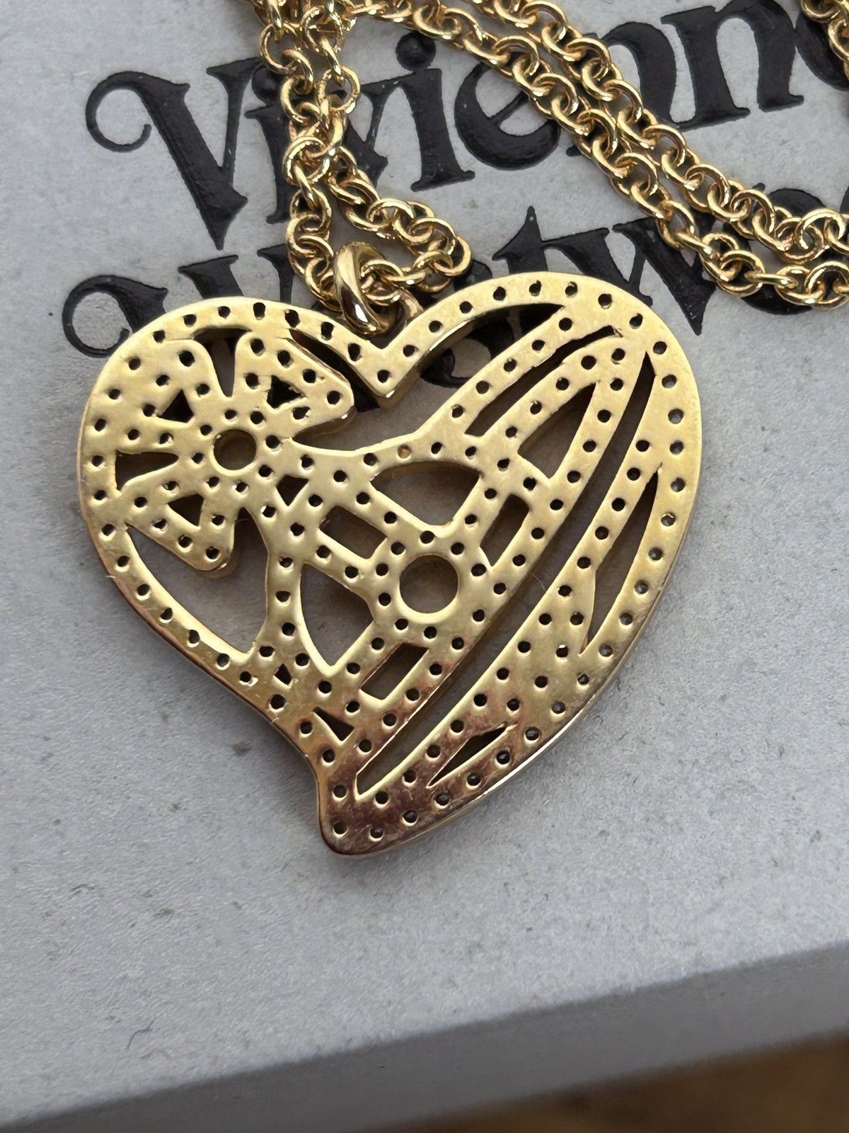 Vivienne Westwood Vivienne Westwood Crystal Stone Heart Flat Orb Necklace Size ONE SIZE - 3 Thumbnail