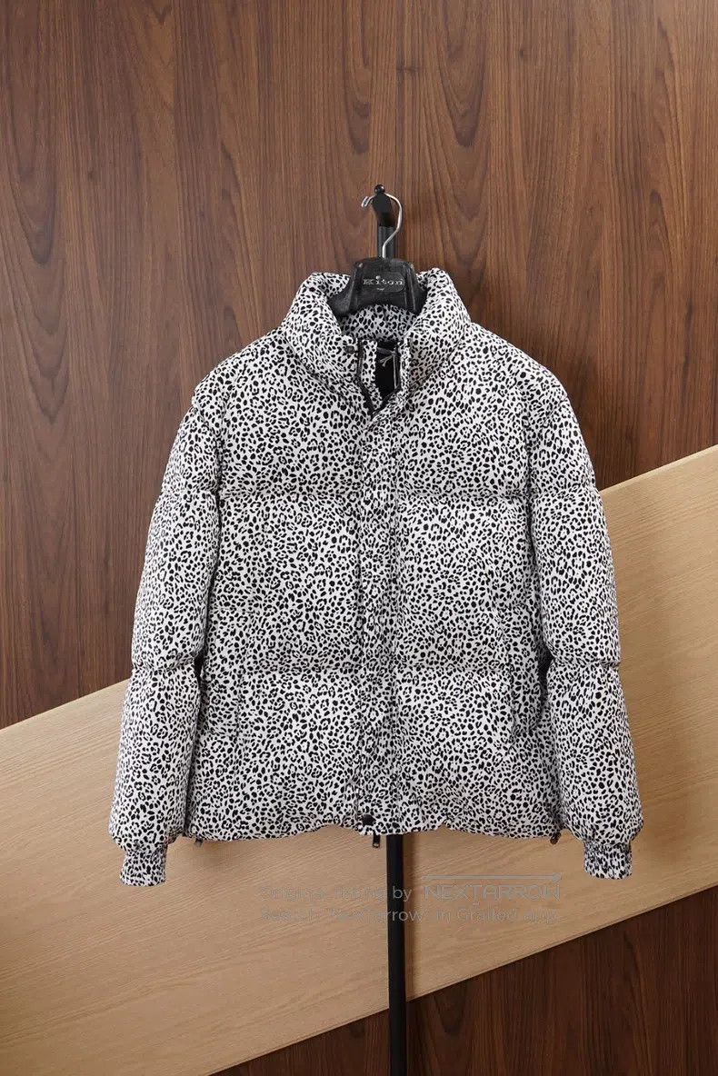 Valentino Valentino Down jacket Size L / US 10 / IT 46 - 1 Thumbnail
