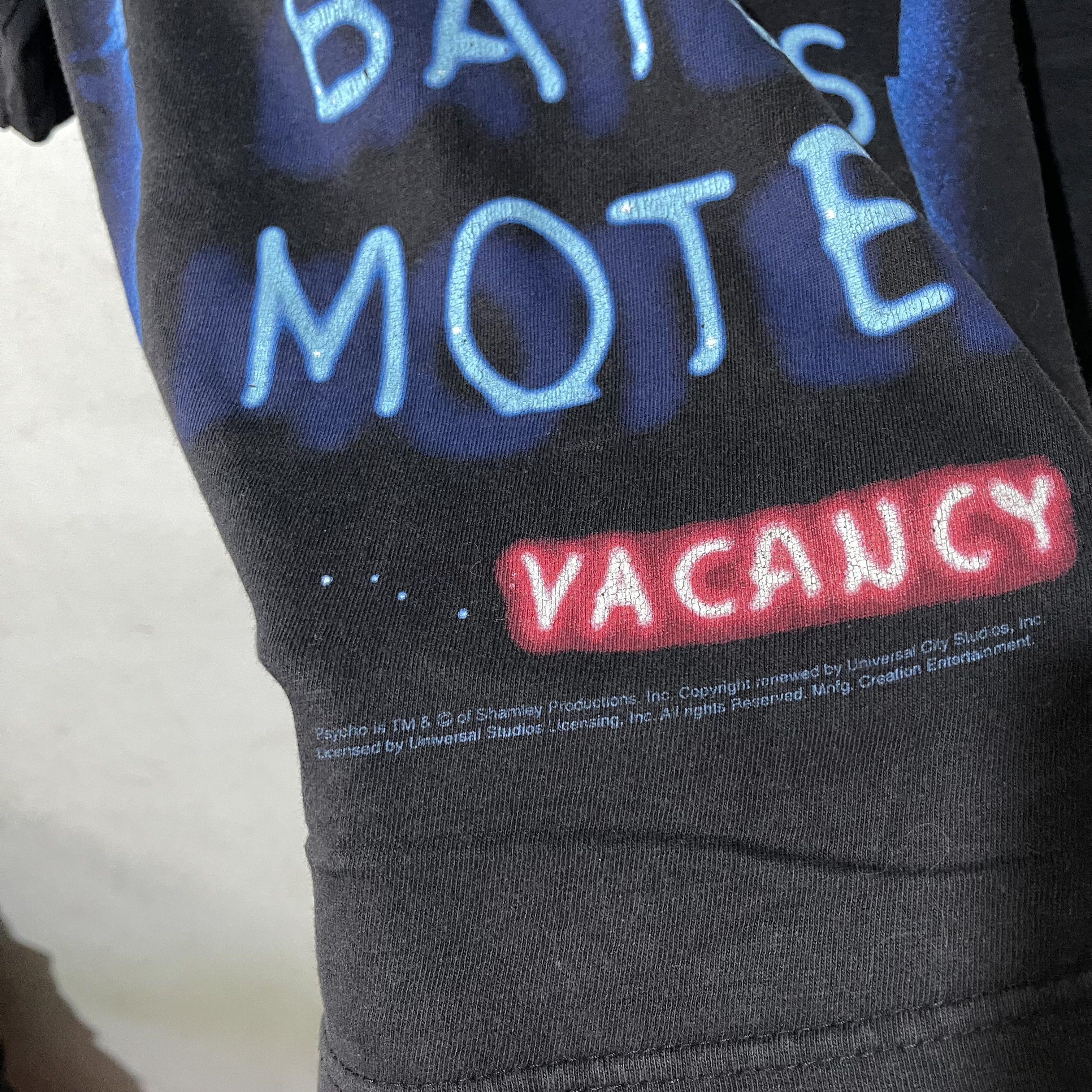 Universal Studios × Vintage Vintage 90s Bates Motel Shirt Size US M / EU 48-50 / 2 - 3 Thumbnail