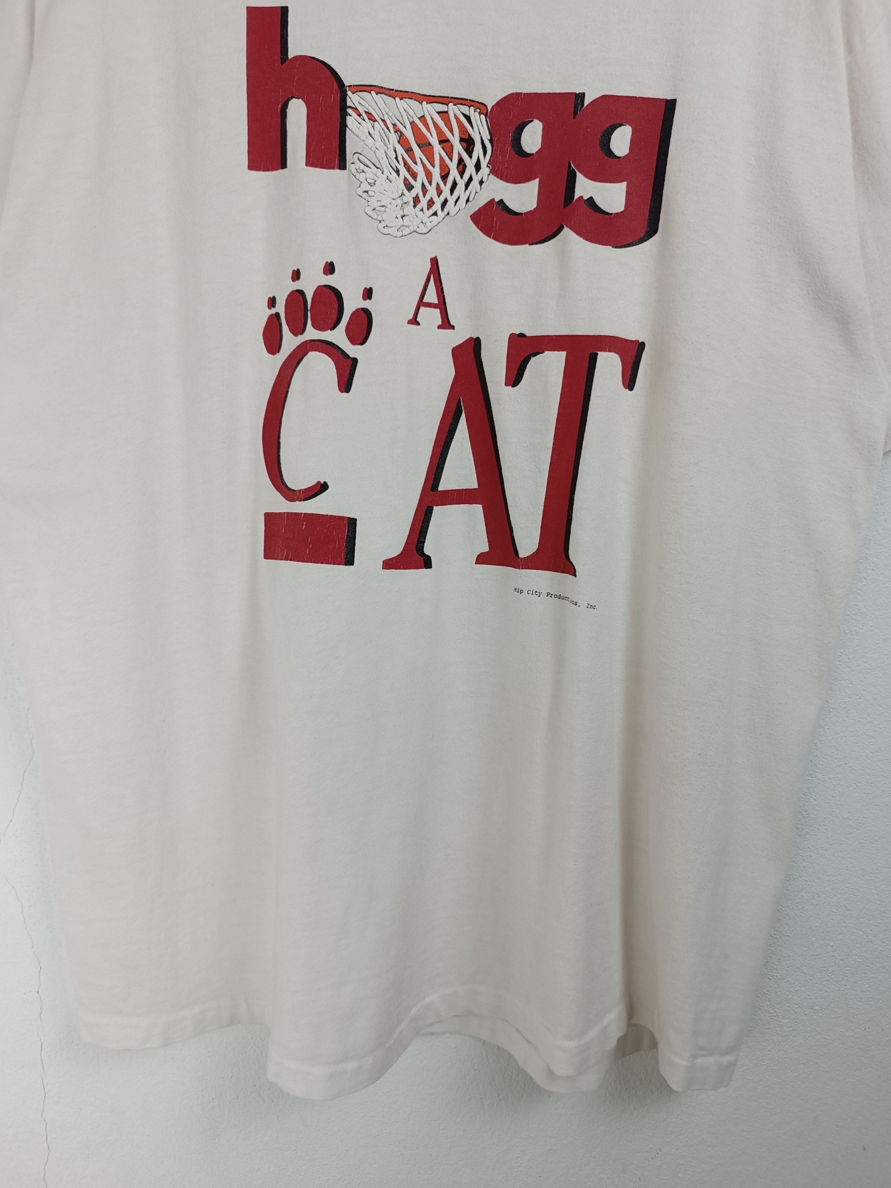 NBA VINTAGE 90'S HOGG A CAT CINCINNATI BEARCATS VERY RARE TEE Size US XL / EU 56 / 4 - 9 Thumbnail