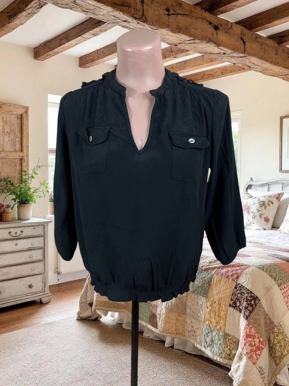 Guess Guess black blouse size S 100% Rayon Size S / US 4 / IT 40 - 1 Thumbnail