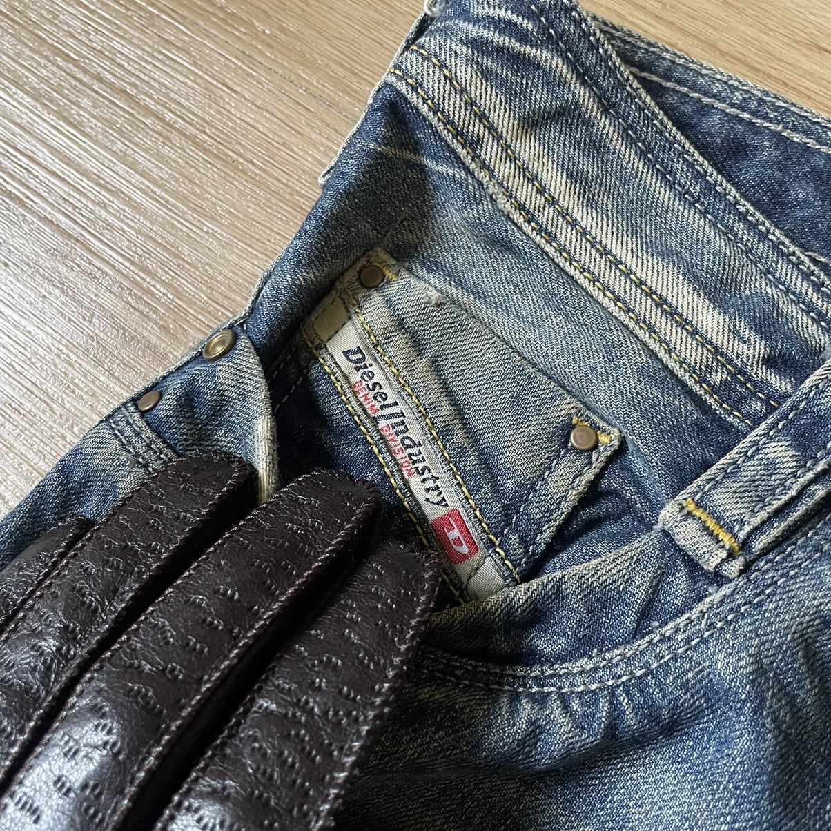 Diesel Vintage Diesel Distressed Straight Cut Faded Mud Wash Denim Size US 32 / EU 48 - 7 Thumbnail