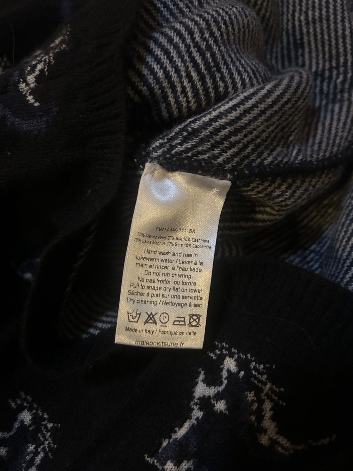 Maison Kitsune Maison Kitsune All Over Fox Skirt Size M Wool Silk Cashmere Size 28" / US 6 / IT 42 - 4 Thumbnail