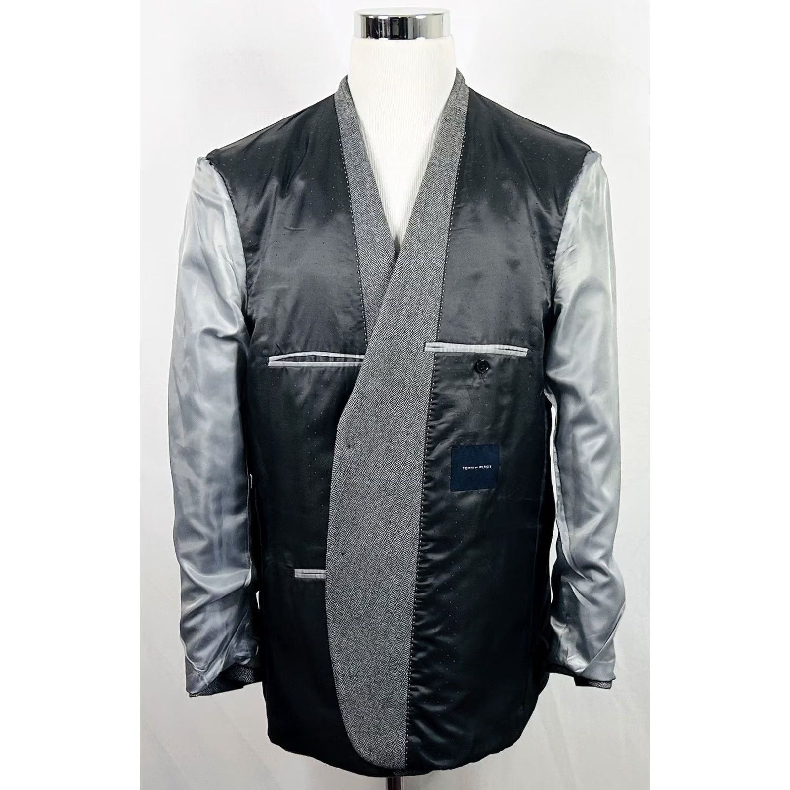 Tommy Hilfiger Tommy Hilfiger Sport Coat Wool Blend Herringbone Two Button Double Vented 46L Gray Mens Regular Long Jacket Coat Size US XS / EU 42 / 0 - 7 Thumbnail