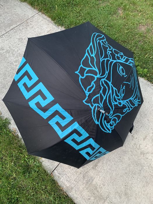 versace parfums umbrella