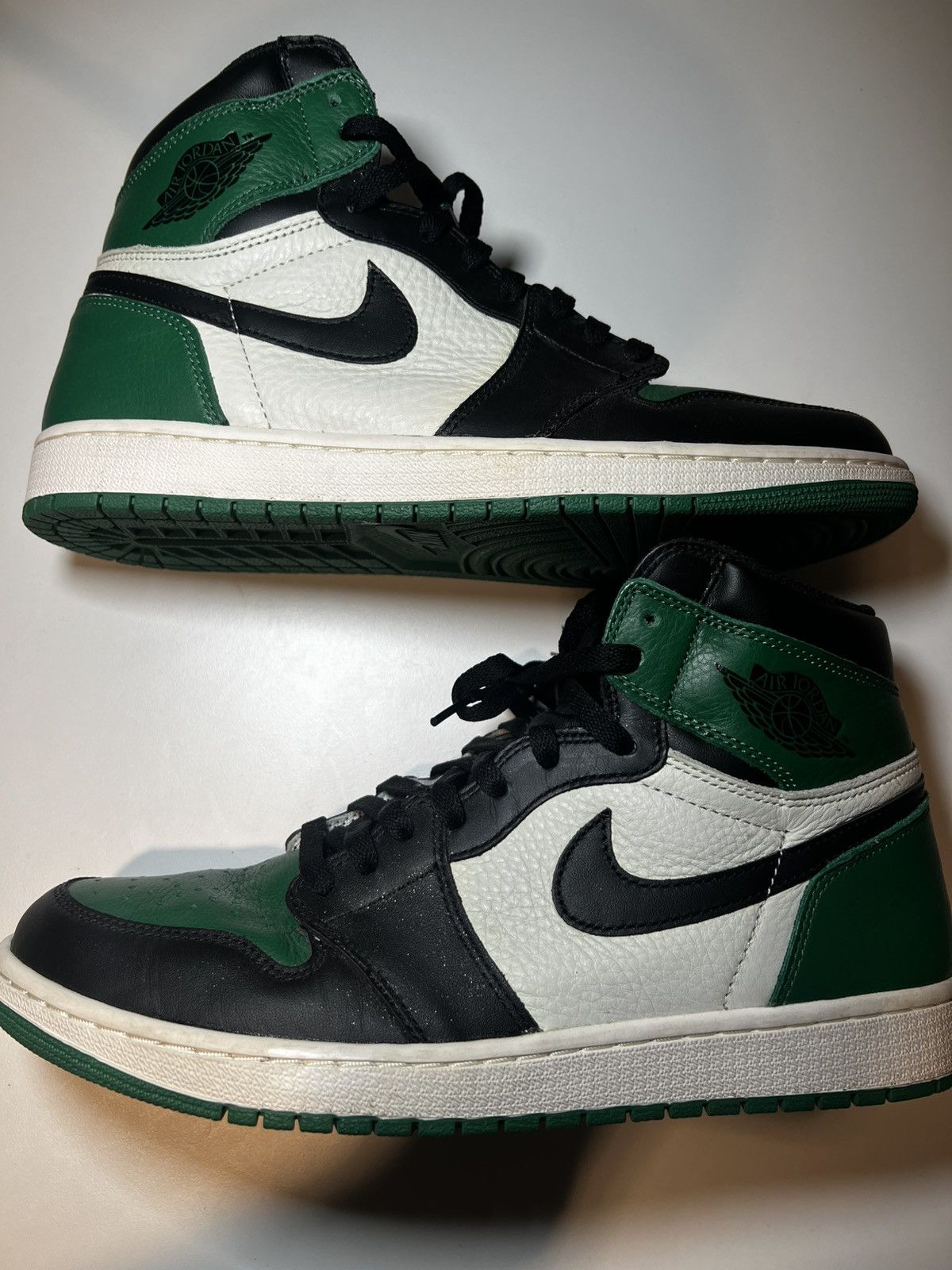Nike Jordan 1 Pine Green 1.0 Size US 12 / EU 45 - 1 Thumbnail