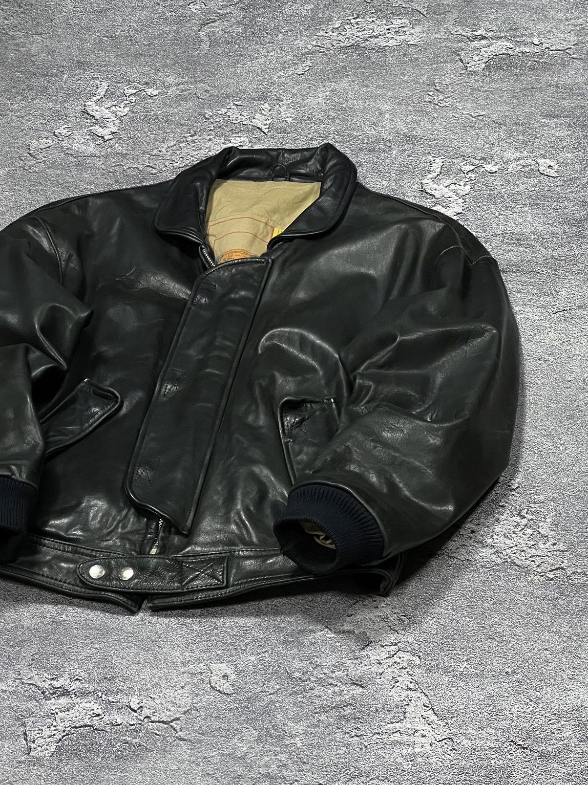 Vintage Vintage Y2K Avant Garde Black Leather Bomber Jacket Boxy Fit Size US L / EU 52-54 / 3 - 6 Thumbnail