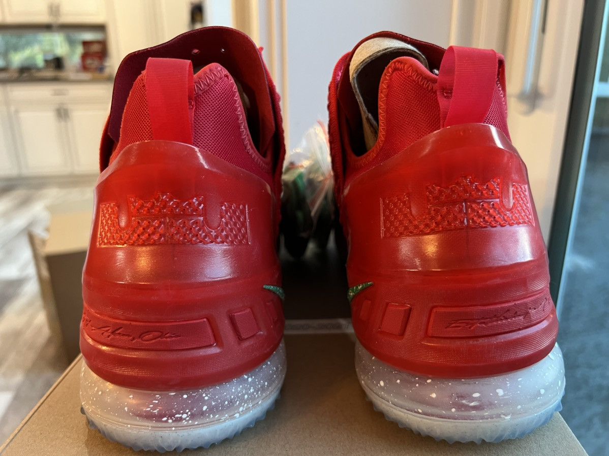 Nike Nike LeBron 18 X-Mas Christmas in LA size 12 Size US 12 / EU 45 - 4 Thumbnail