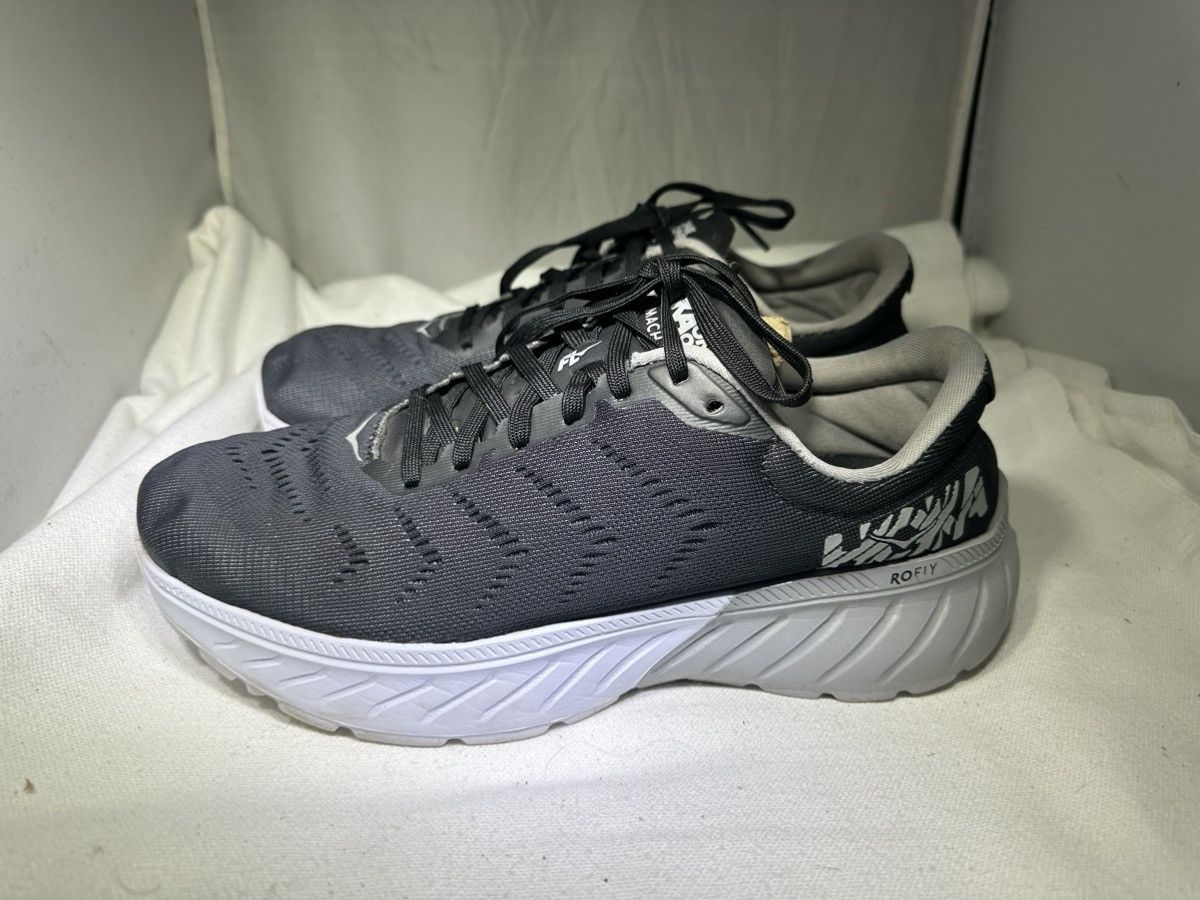 Hoka PreOwned Hoka One One Mach 2 Women's 9.5 Black Size US 9.5 / IT 39.5 - 1 Thumbnail