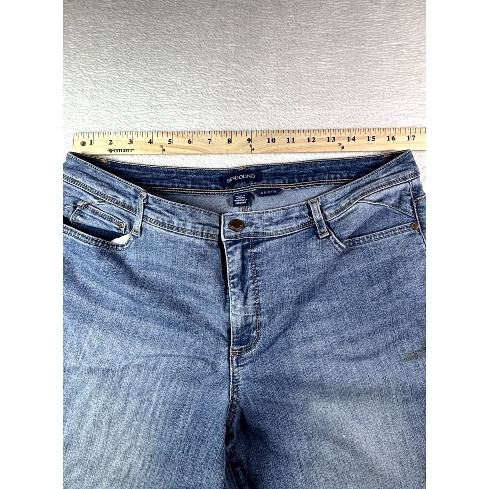 Vintage Bandolino Selene Capri Jeans Women’s Sz 16 Medium Wash Blue 5-Pocket Denim Stretch Regular Rise Mid Inseam 22 in Menus? Size 38" / US 16 / IT 52 - 6 Thumbnail