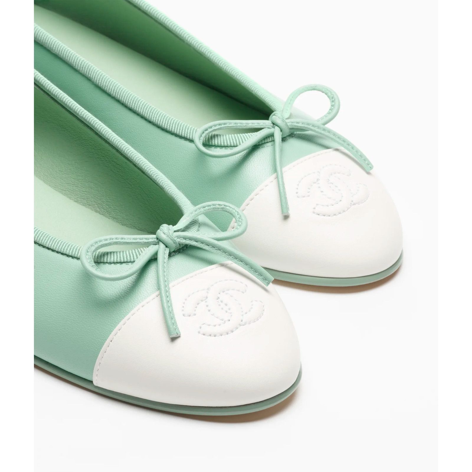 Chanel Chanel 26S Light Green White Lambskin CC Ballet Flat 41 Size US 11 / IT 41 - 5 Thumbnail