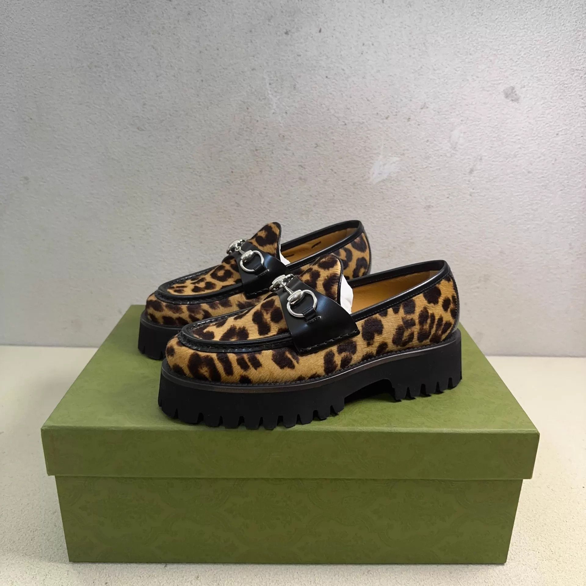 Gucci GUCCI Women's Leopard Platform Horsebit Loafer 36.5 Size US 6 / IT 36 - 1 Thumbnail