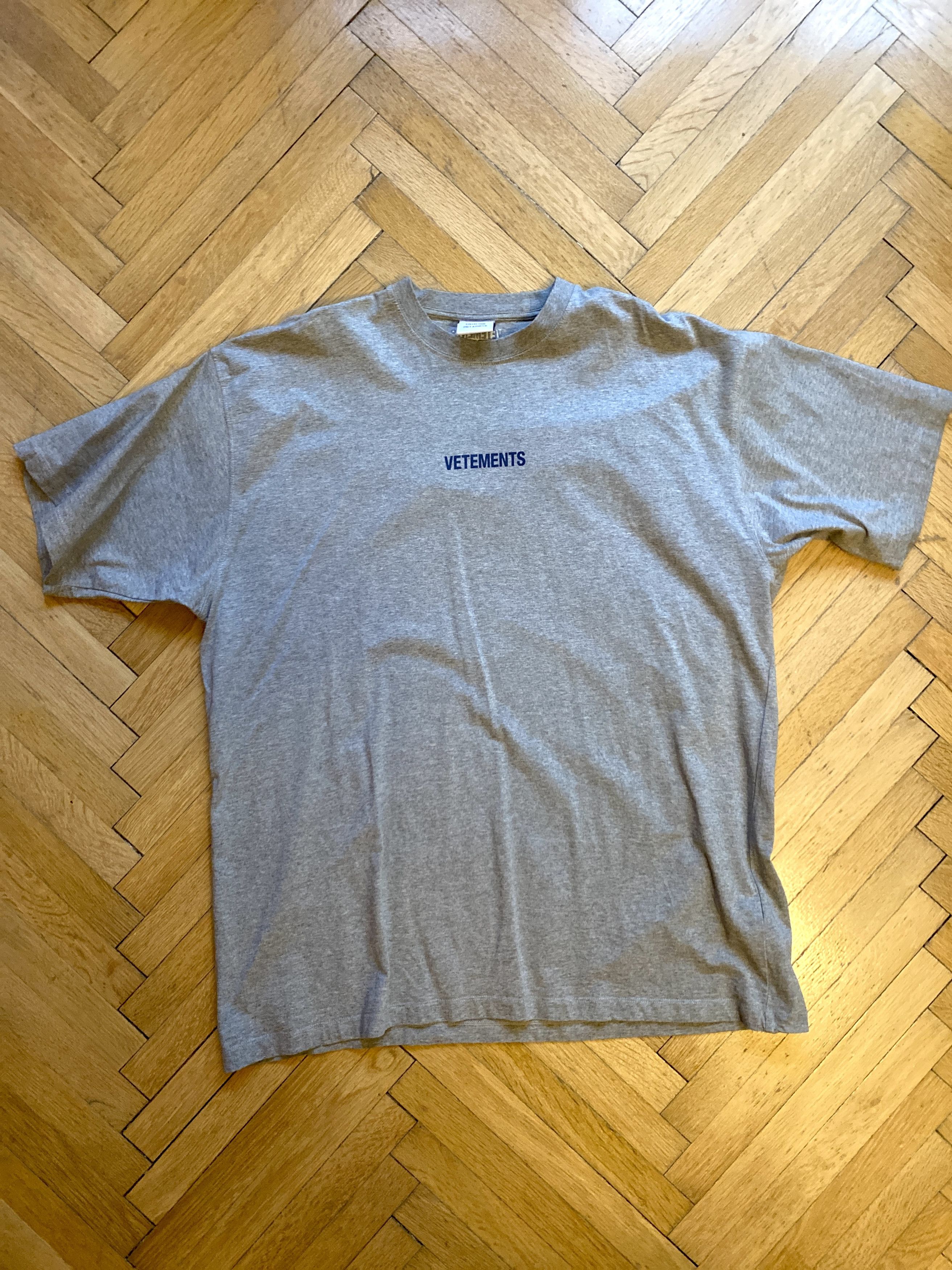 Vetements VETEMENTS Grey Logo Unisex T-shirt Size US M / EU 48-50 / 2 - 1 Thumbnail