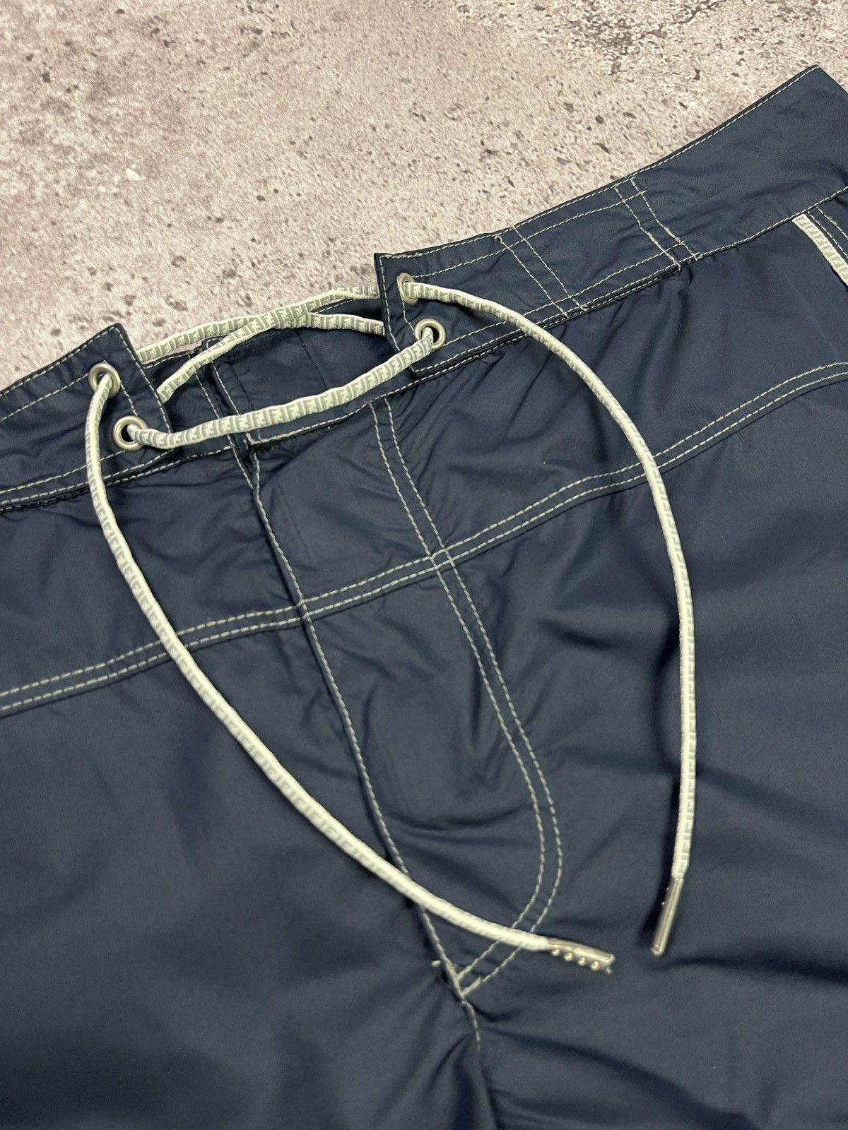 Fendi Fendi Swim Shorts Size 46 Navy FF Monogram Trim Vintage 🇮🇹 Size US 30 / EU 46 - 7 Thumbnail