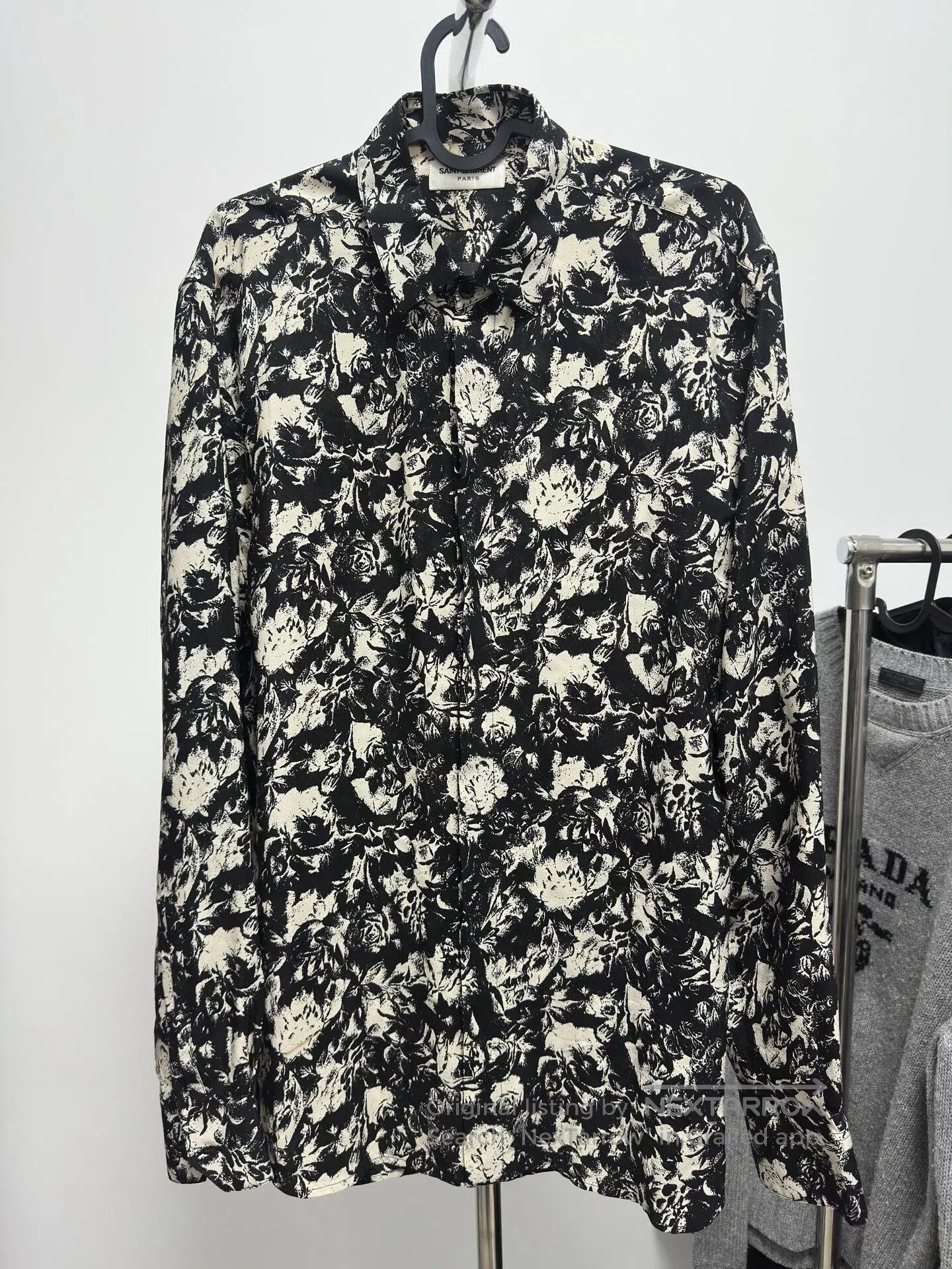 Saint Laurent Paris Saint Laurent Black White Floral Shirt. Size US M / EU 48-50 / 2 - 1 Thumbnail