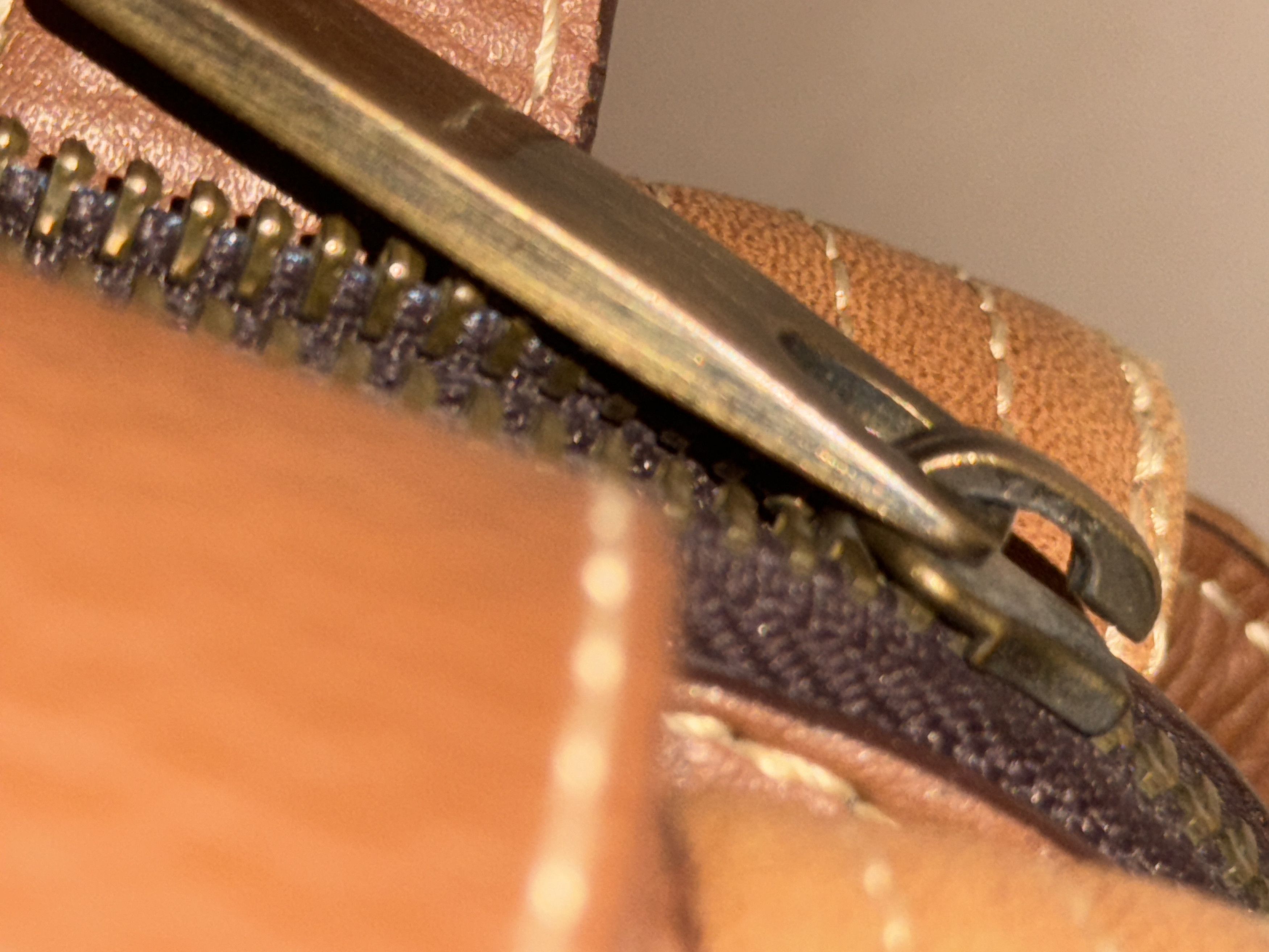 Carolina Herrera Rare handbag quilted leather camel brown CH monogrammed Size ONE SIZE - 20 Thumbnail