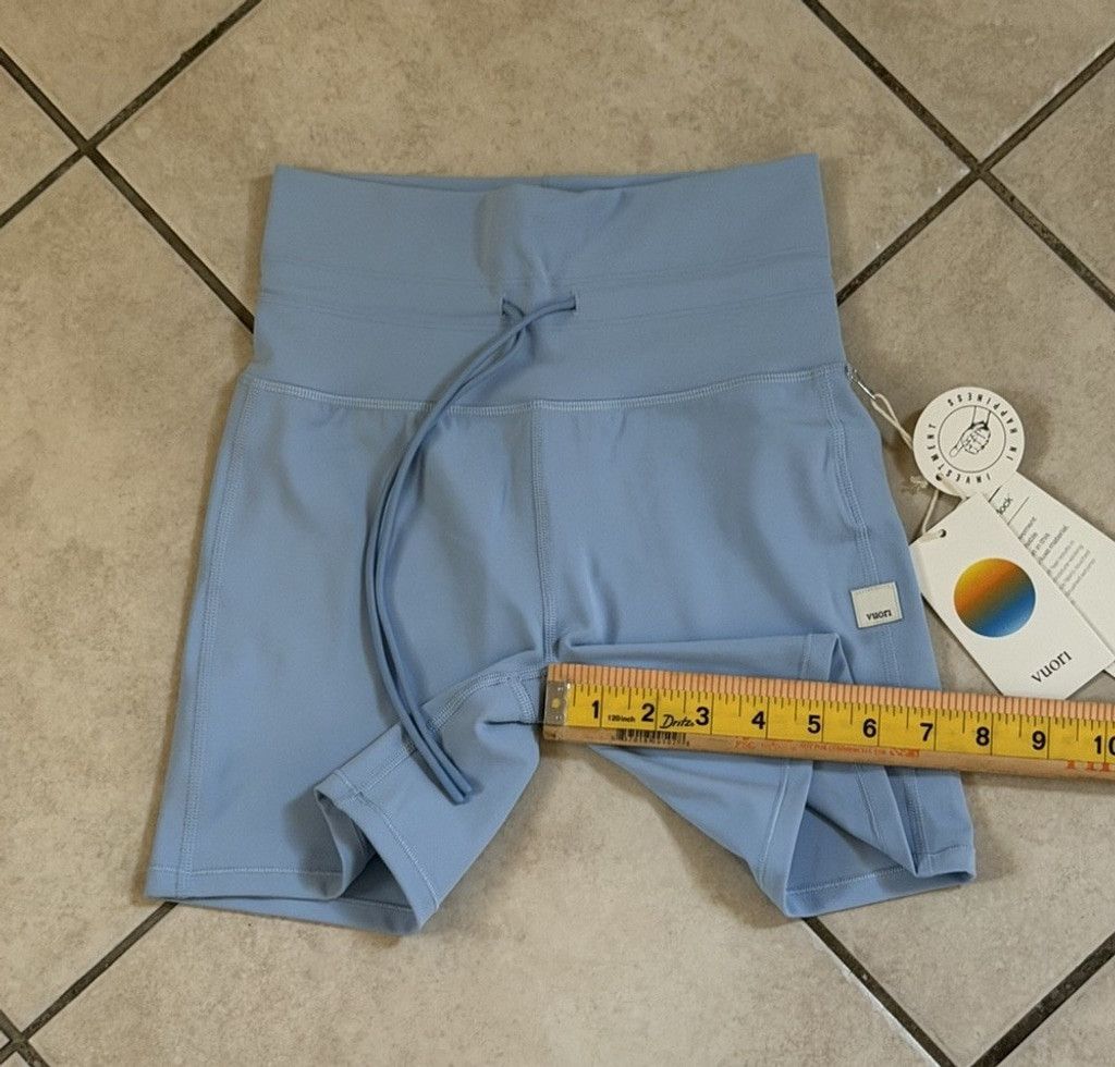 Vuori VUORI DAILY WOMEN’S SHORT 5” SURF COLOR SIZE X-SMALL NWT Size 26" / US 2 / IT 38 - 4 Thumbnail