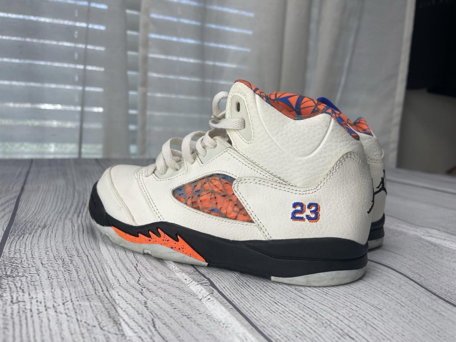 Nike AIR JORDAN 5 INTERNATIONAL FLIGHT Youth 1.5Y Size US 5 / EU 37 - 3 Thumbnail