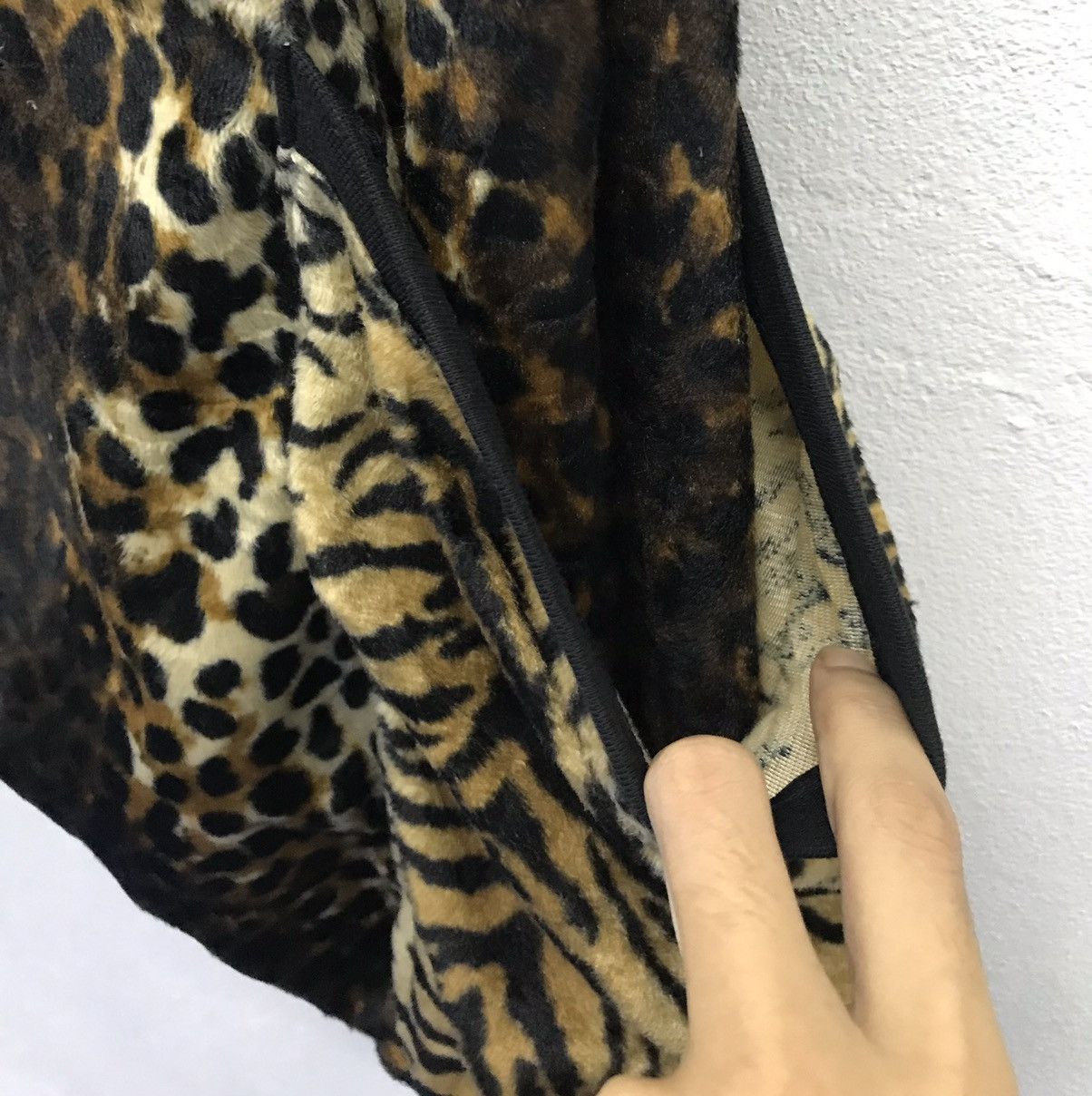 Japanese Brand × Vintage Vintage Tiger Pattern Pants Size US 29 - 8 Thumbnail
